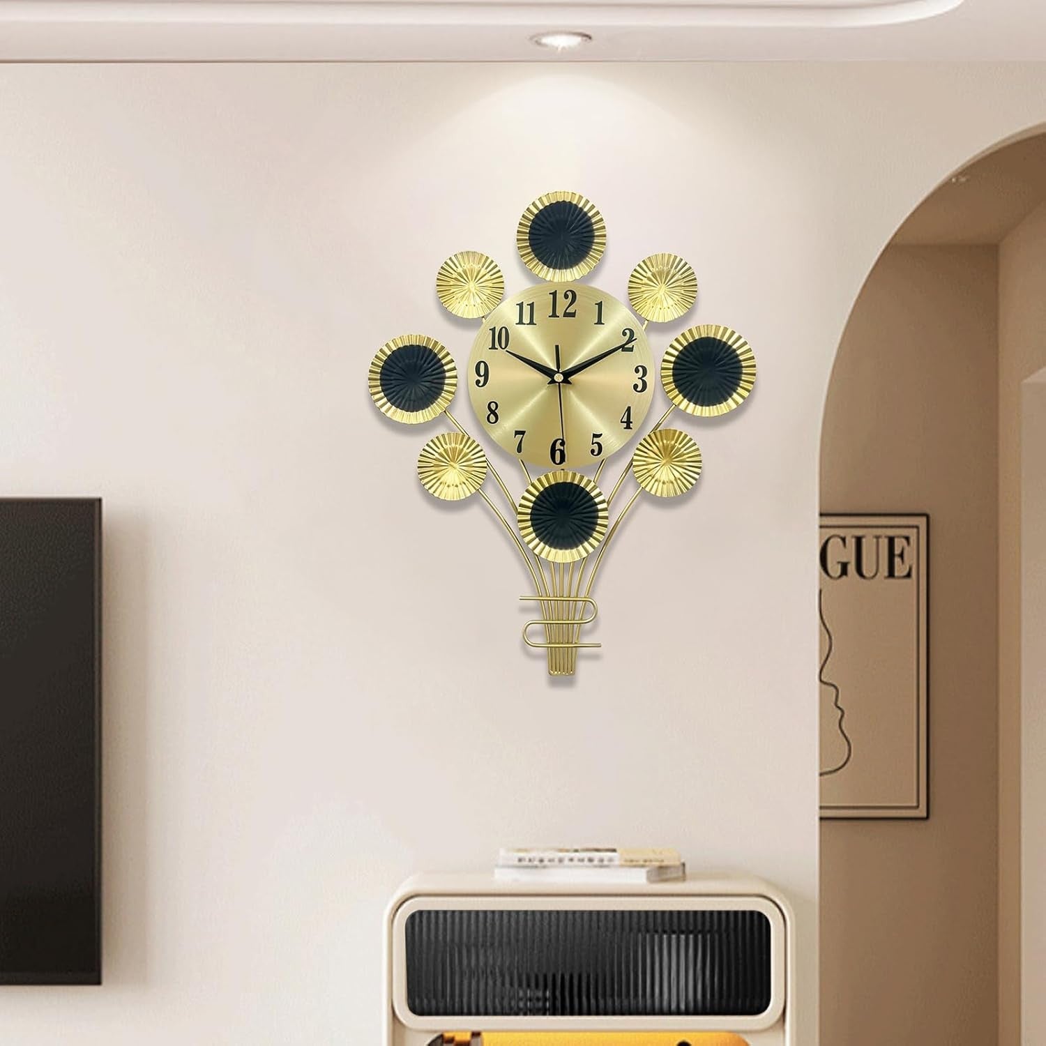 32cm Gold Balloon Wall Clock Modern 3D Silent Non-Ticking Quartz Décor for Home