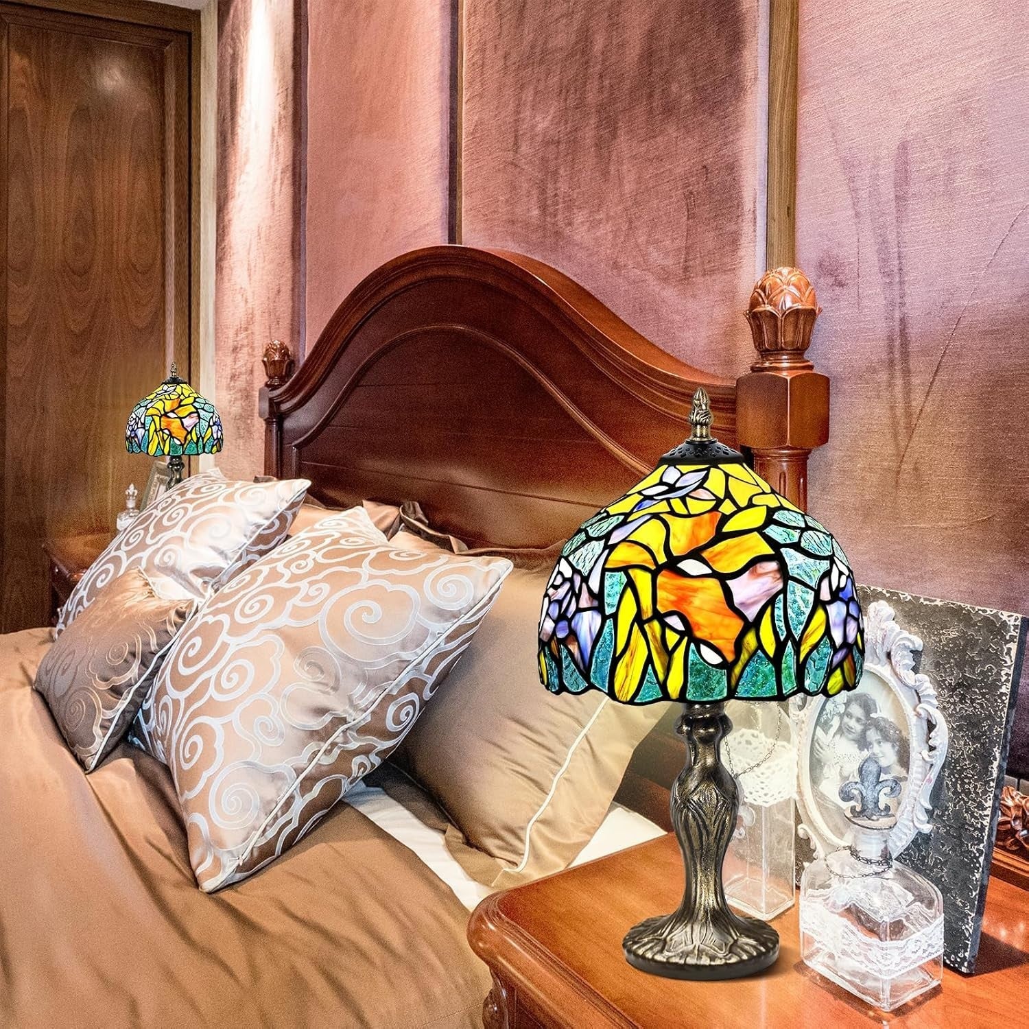 Stained Glass Table Lamp Art Nouveau Bedside Light for Bedroom Office