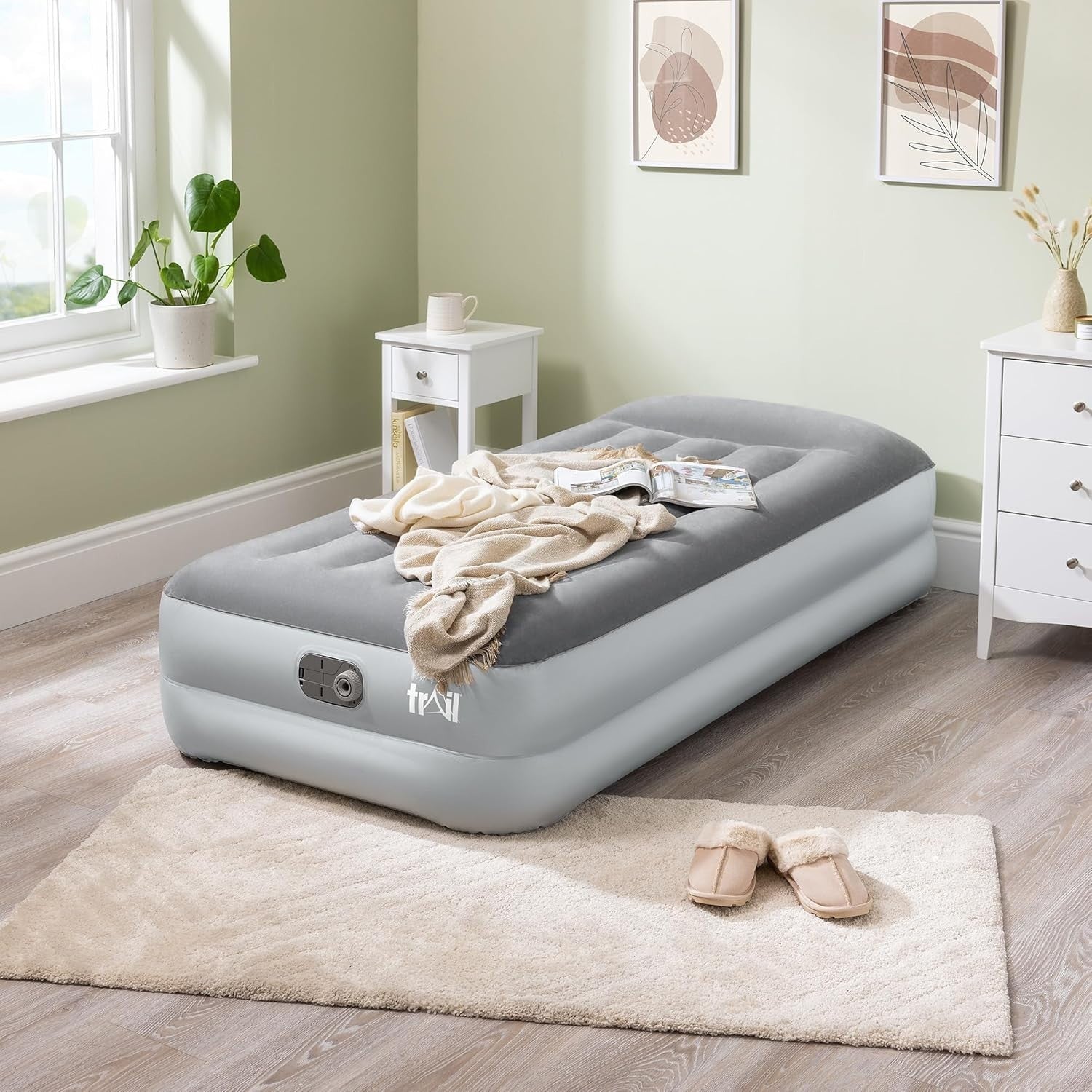 Deluxe Single Airbed with Built-In Electric Pump & Pillow – Waterproof Comfort