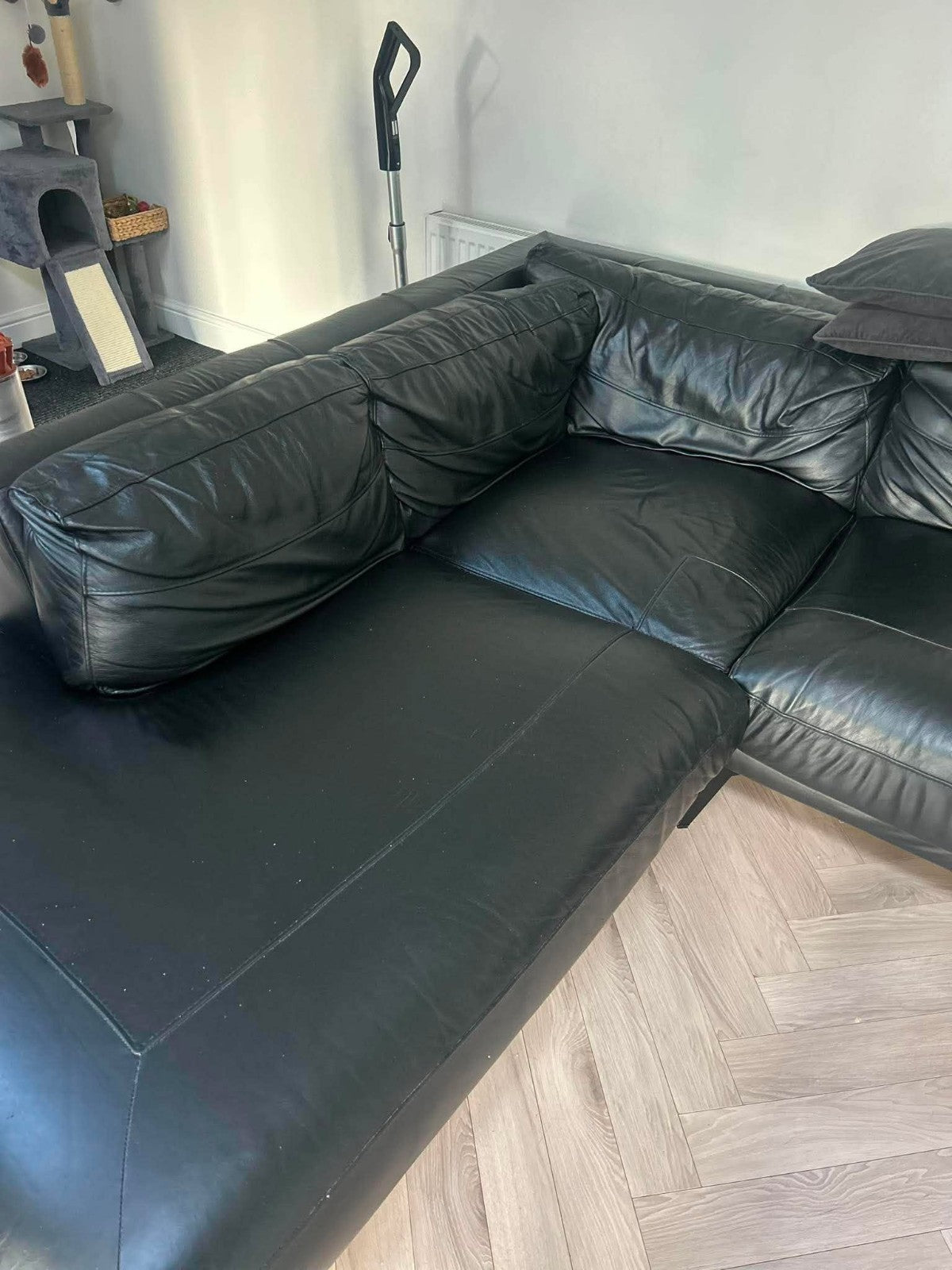 Elegant Black Luxe Leather Corner Sofa (PTP)