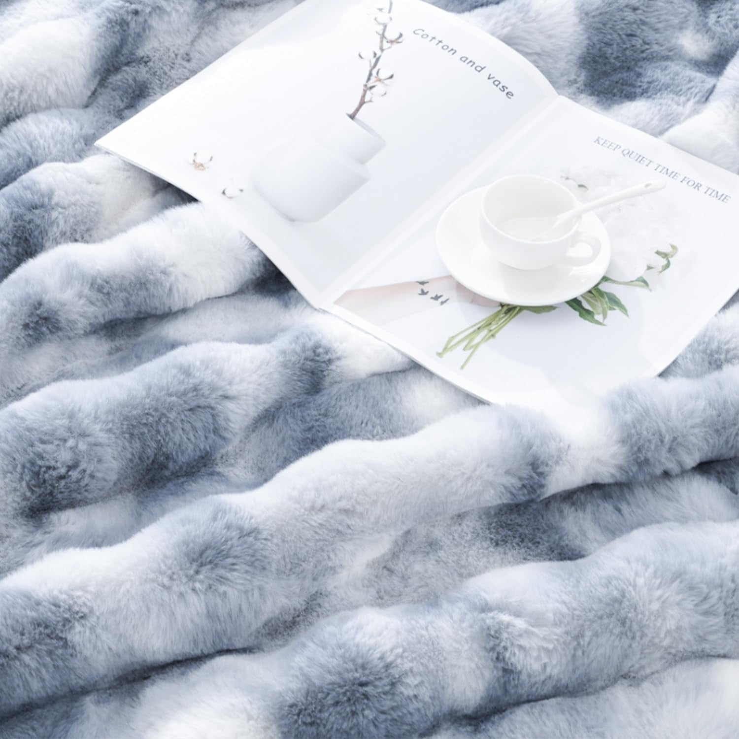 Blue Faux Fur Throw Blanket 127x152cm Plush Warm Bubble Sofa Throw