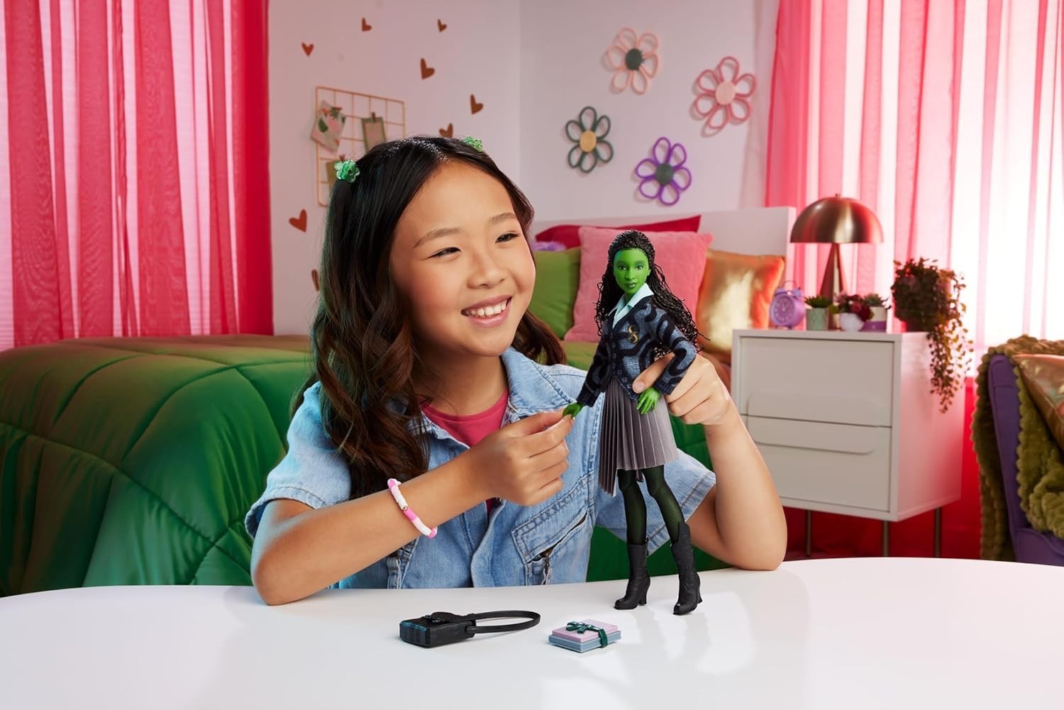 Magic School Fashion Doll Green Skin Poseable Outfit Bag Book Toy Gift