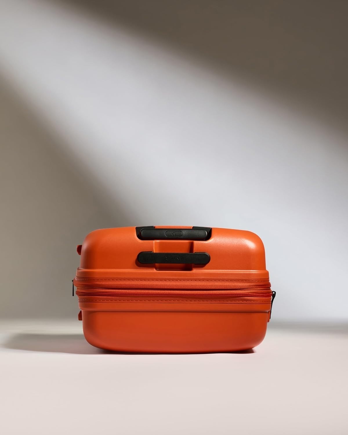 Medium Hard Shell Suitcase Expandable 4 Spinner Wheels TSA Lock 68cm Ember