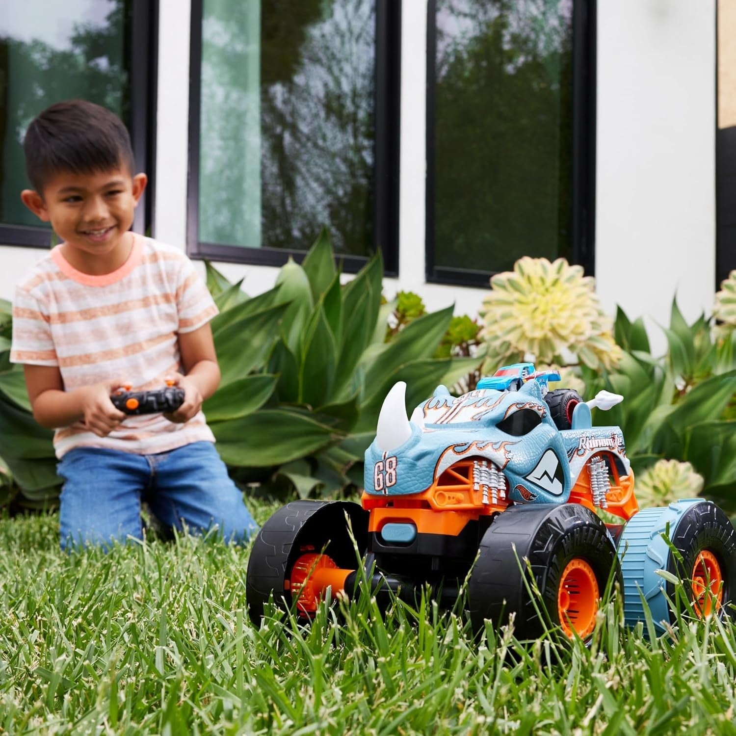 Transforming Monster RC Truck 1:12 – Launcher Mode w/ Mini Car, 360° Stunts
