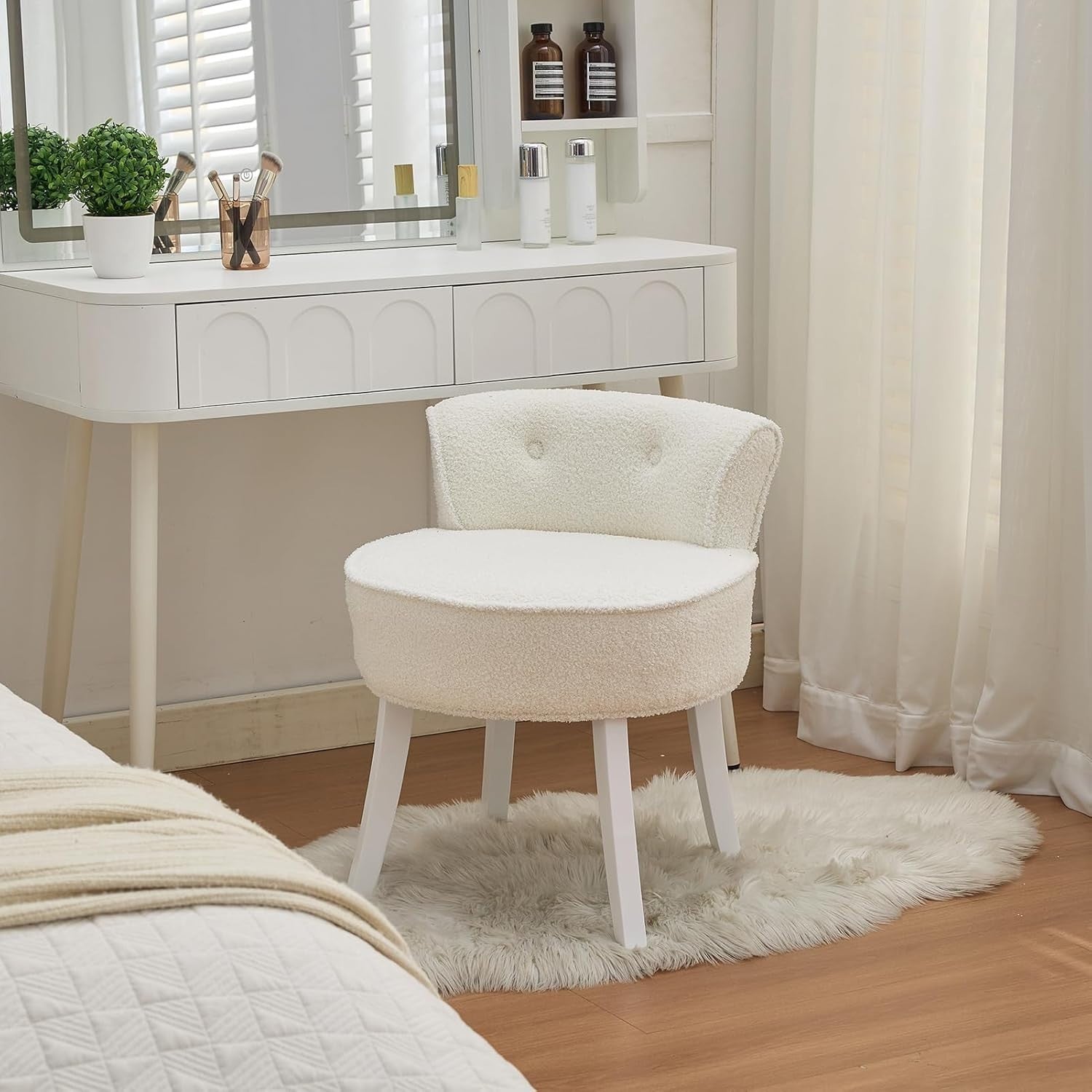 White Teddy Velvet Dressing Table Chair – Tufted Back Makeup Vanity Seat