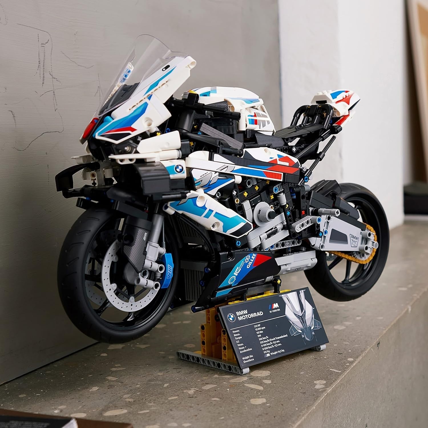 Precision Motorbike Model Kit with Display Stand, Realistic Features & Racing De