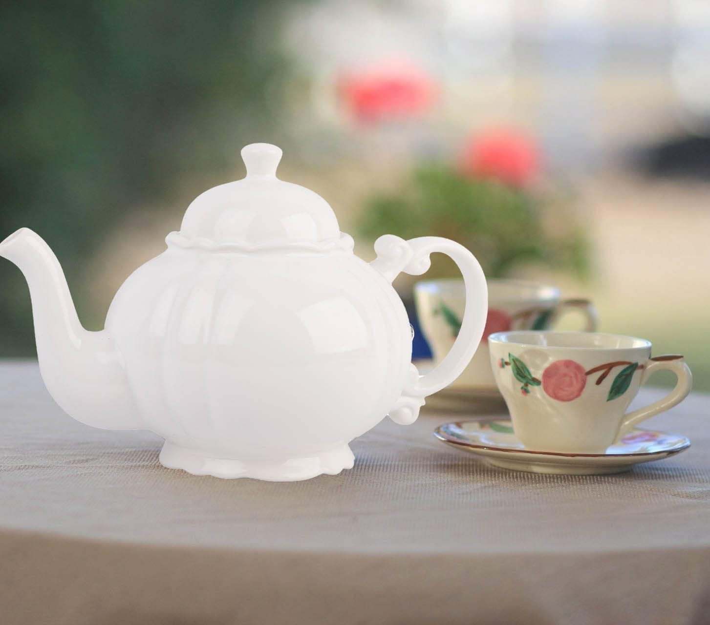Vintage Porcelain Teapot 37oz White European Tea Pot Gift Boxed