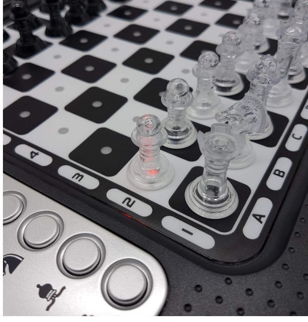 Electronic Chess Set with Touch Keyboard | 64 Levels | Light & Sound | Battery