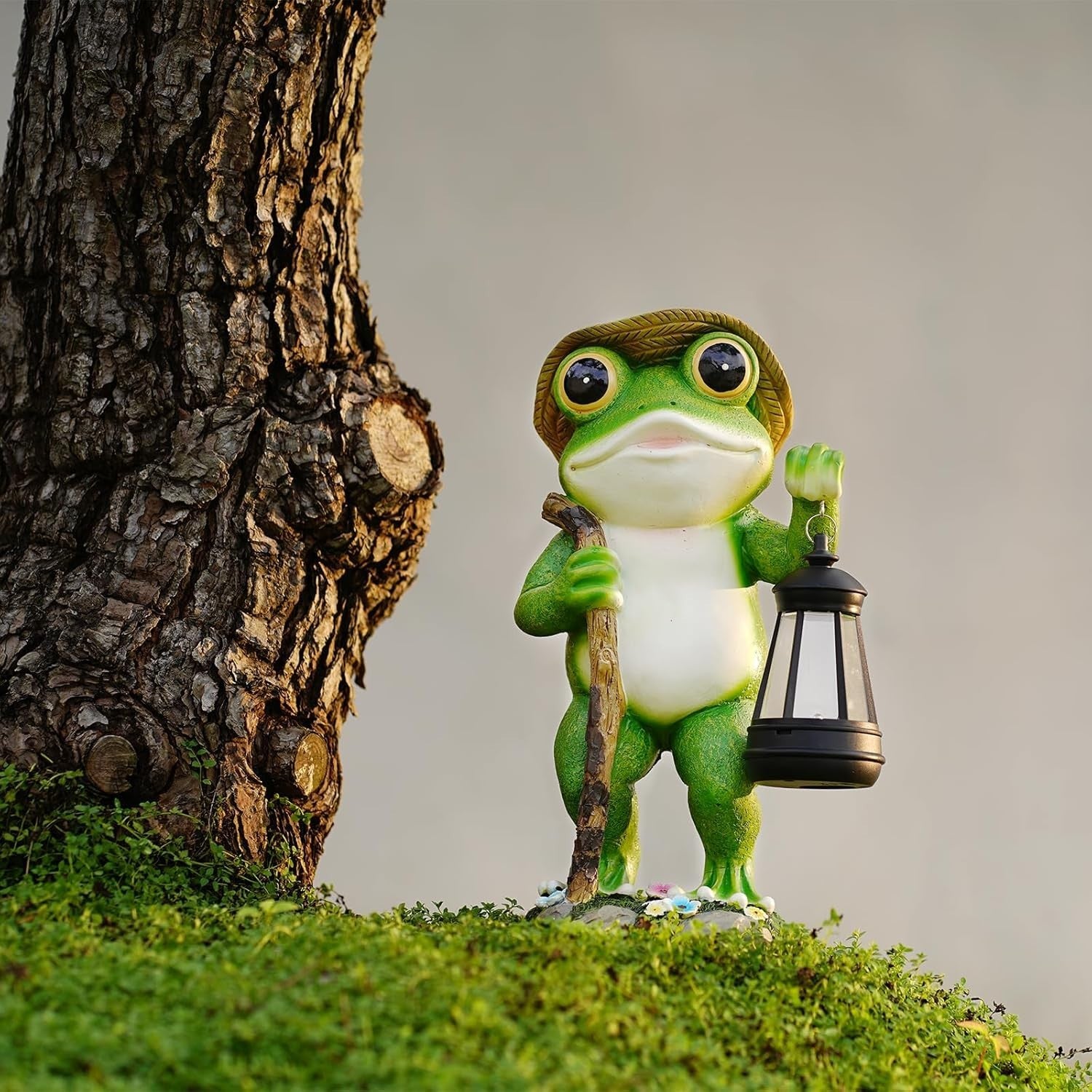 Solar Frog Garden Statue with Lantern – Resin Outdoor Decor