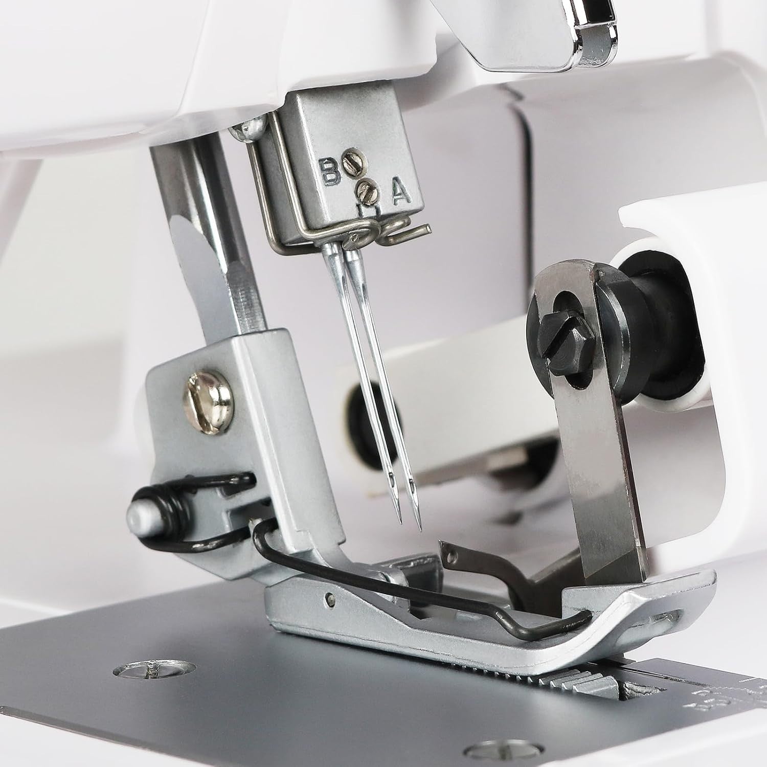 Serger Overlock Sewing Machine 2 3 4 Thread Metal Frame 1100 SPM