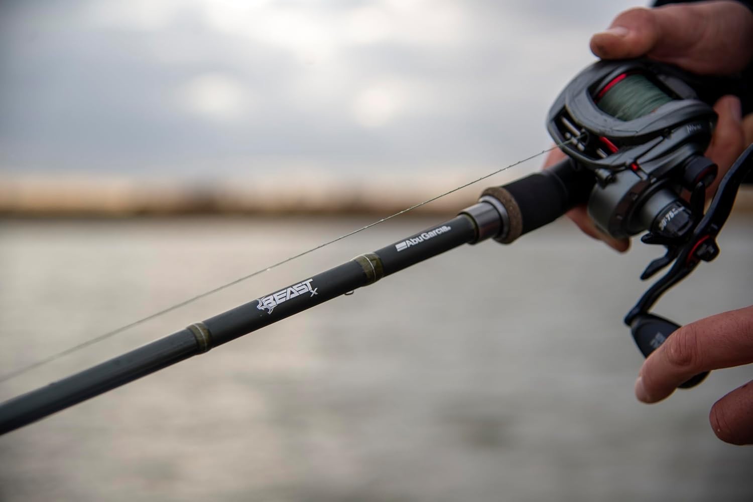 Strong Lightweight 2.44m Carbon Fishing Rod for Pike Perch & Zander Casting