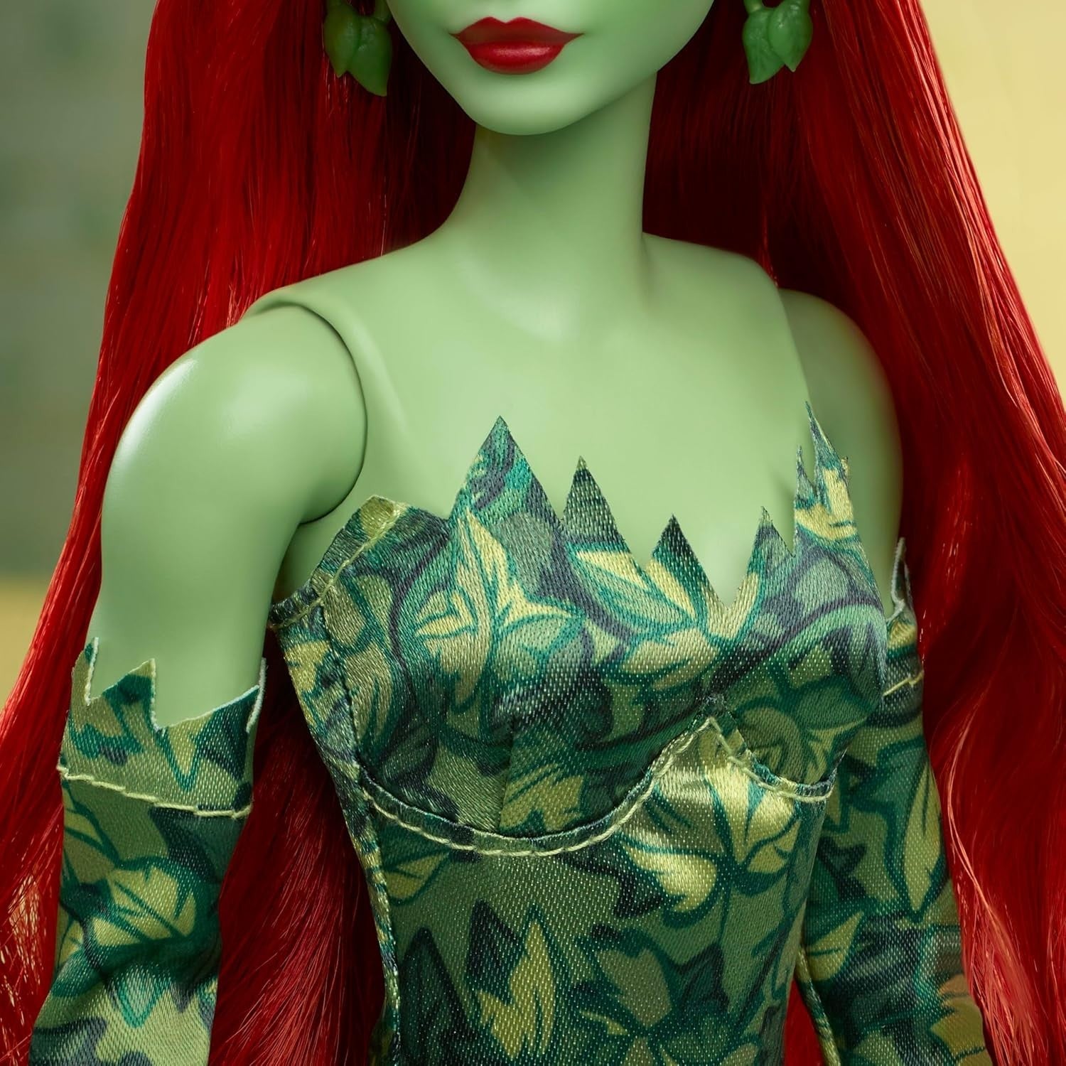 Collector Villain Fashion Doll Green Skin Vine Outfit Accessories