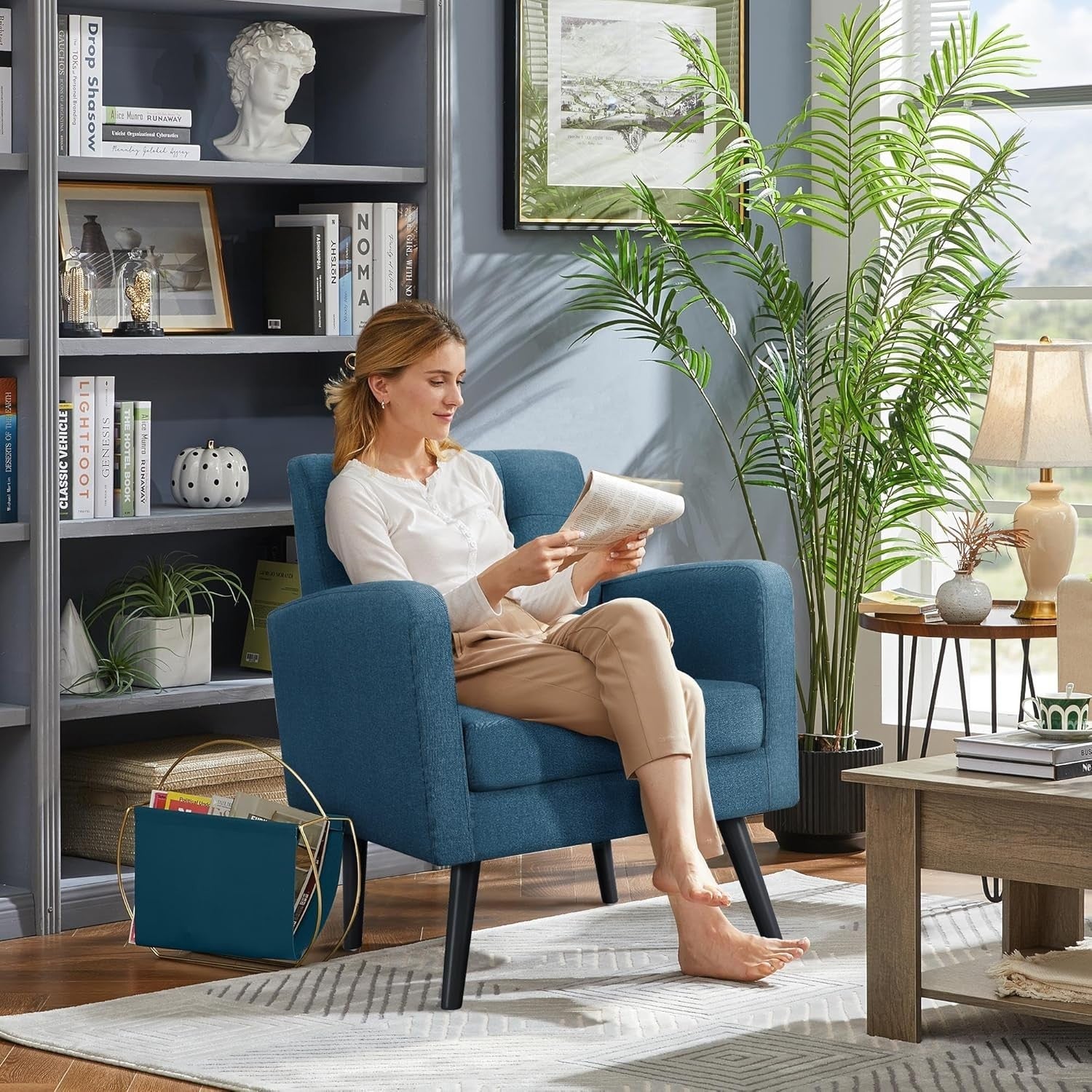 Blue Tufted Accent Chair Mid Century Armchair for Lounge or Bedroom