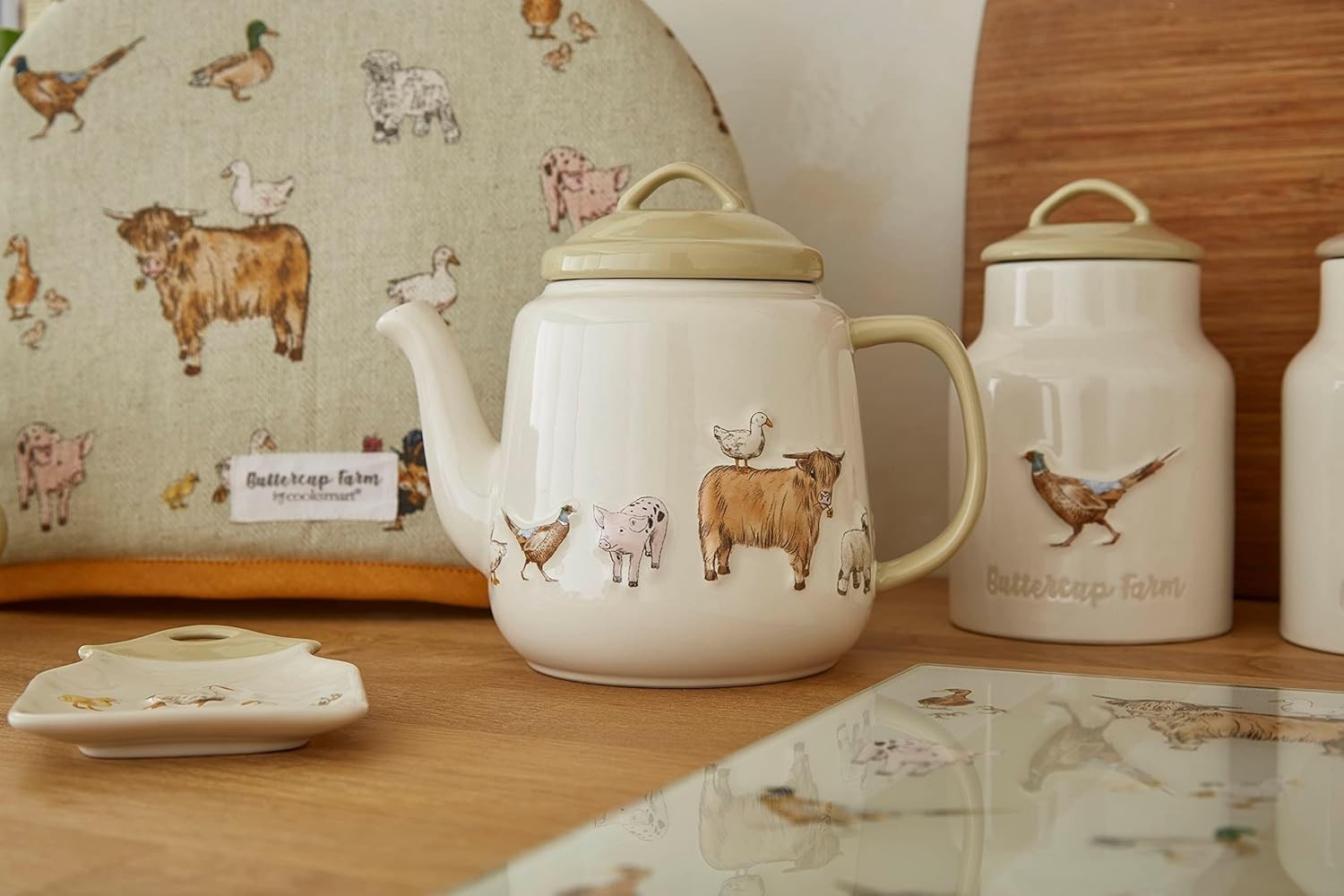 Ceramic Teapot Large Tea Pot Buttercup Farm Hot Drink Server White
