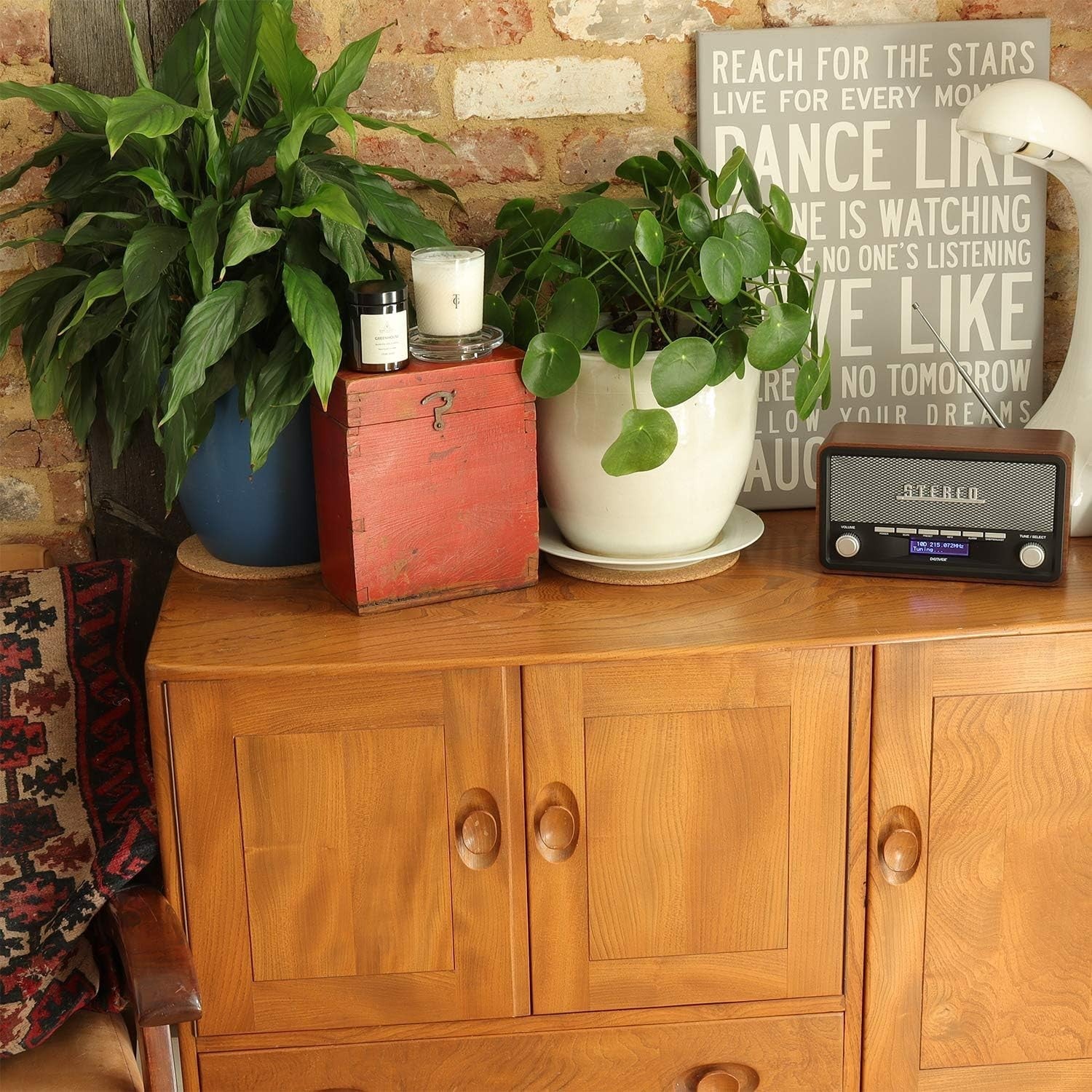 Vintage Style DAB/DAB+ FM Radio with Bluetooth, Clock & AUX – Wood