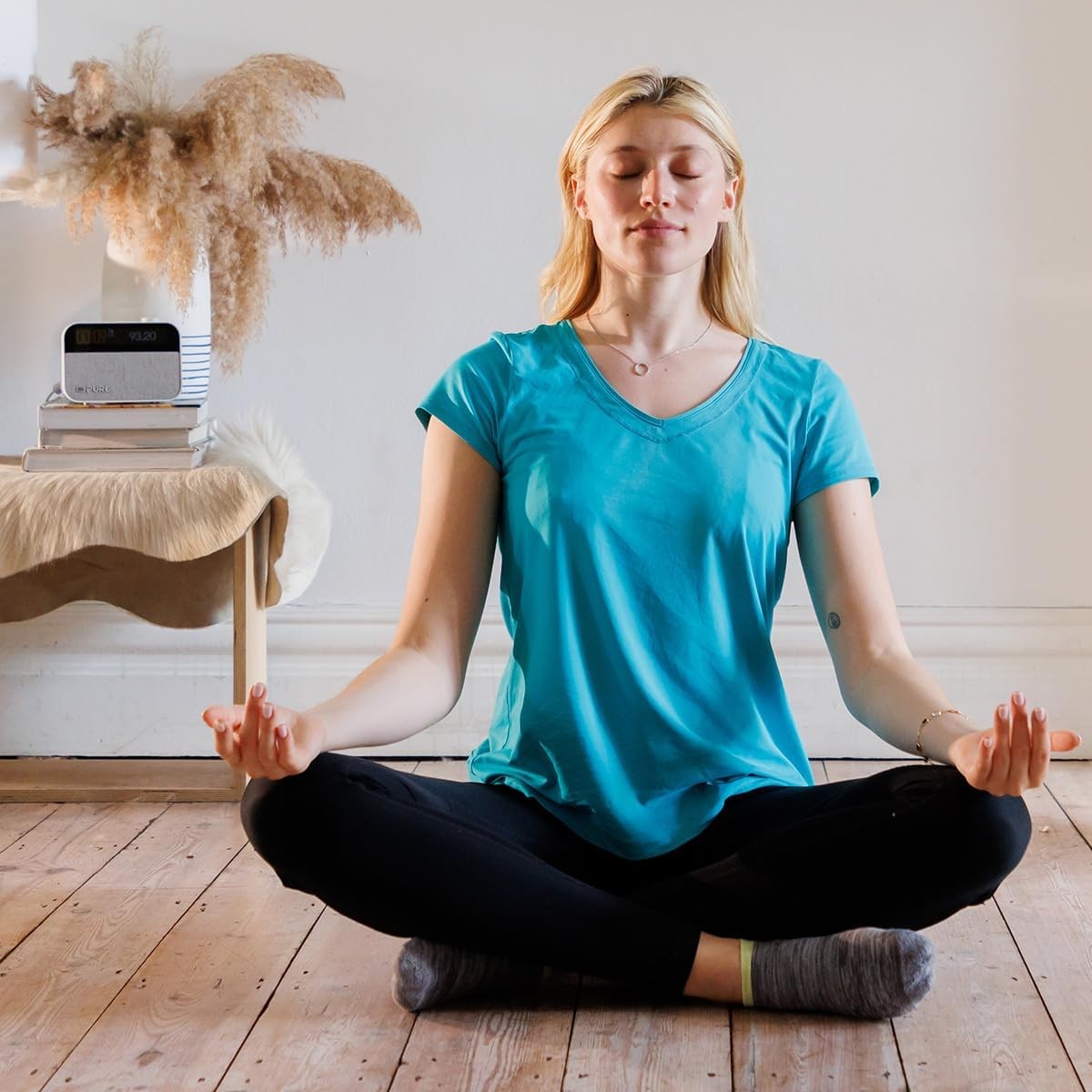 White Bluetooth Alarm Clock DAB FM Radio White Noise Wake Light Bedside
