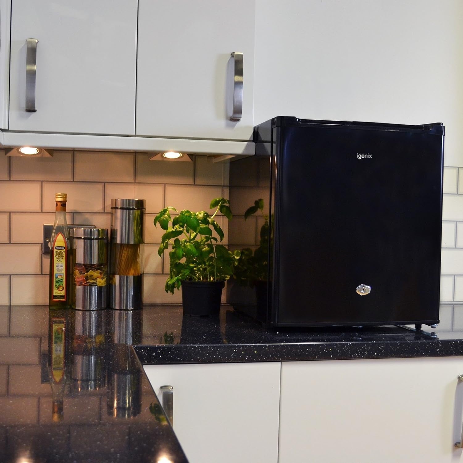 41L Table Top Fridge Lockable Reversible Ice Compartment Black