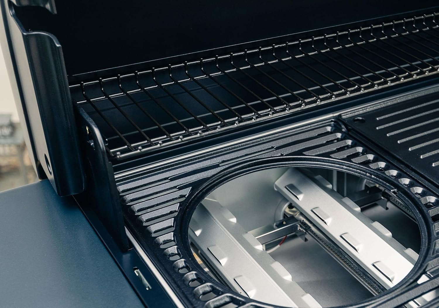 Premium 3-Burner Gas BBQ Grill with Side Burner, Cast Iron Grates