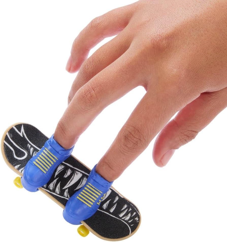 Hot Wheels Fingerboard Skate Single Board Raccoon Roll Toy Kids Gift