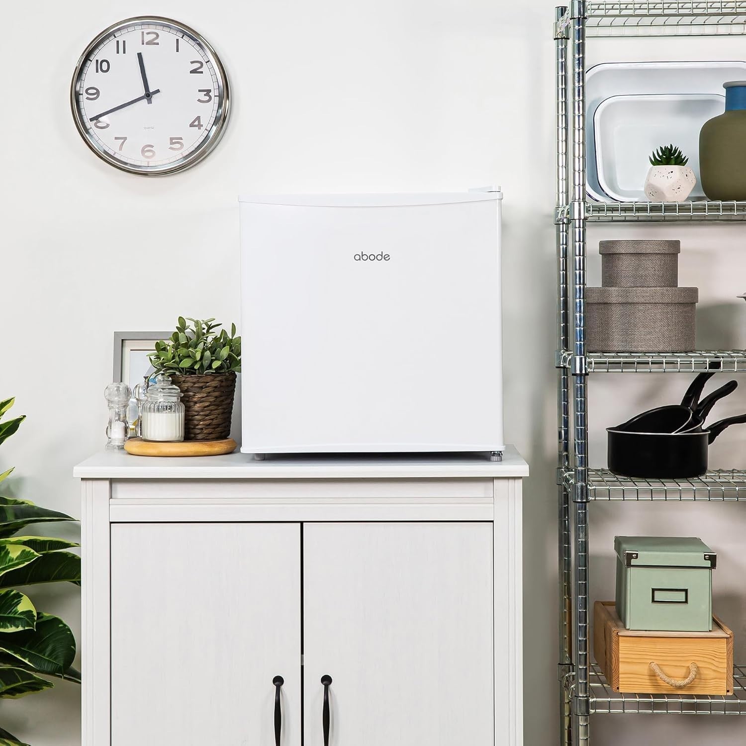 43L Mini Fridge Countertop Reversible Door Ice Box White