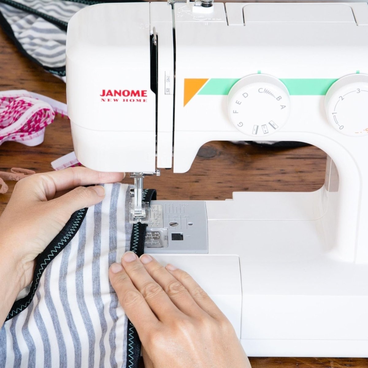15 Stitch Sewing Machine Free Arm Auto Tension Top Load Bobbin White - Kwikley
