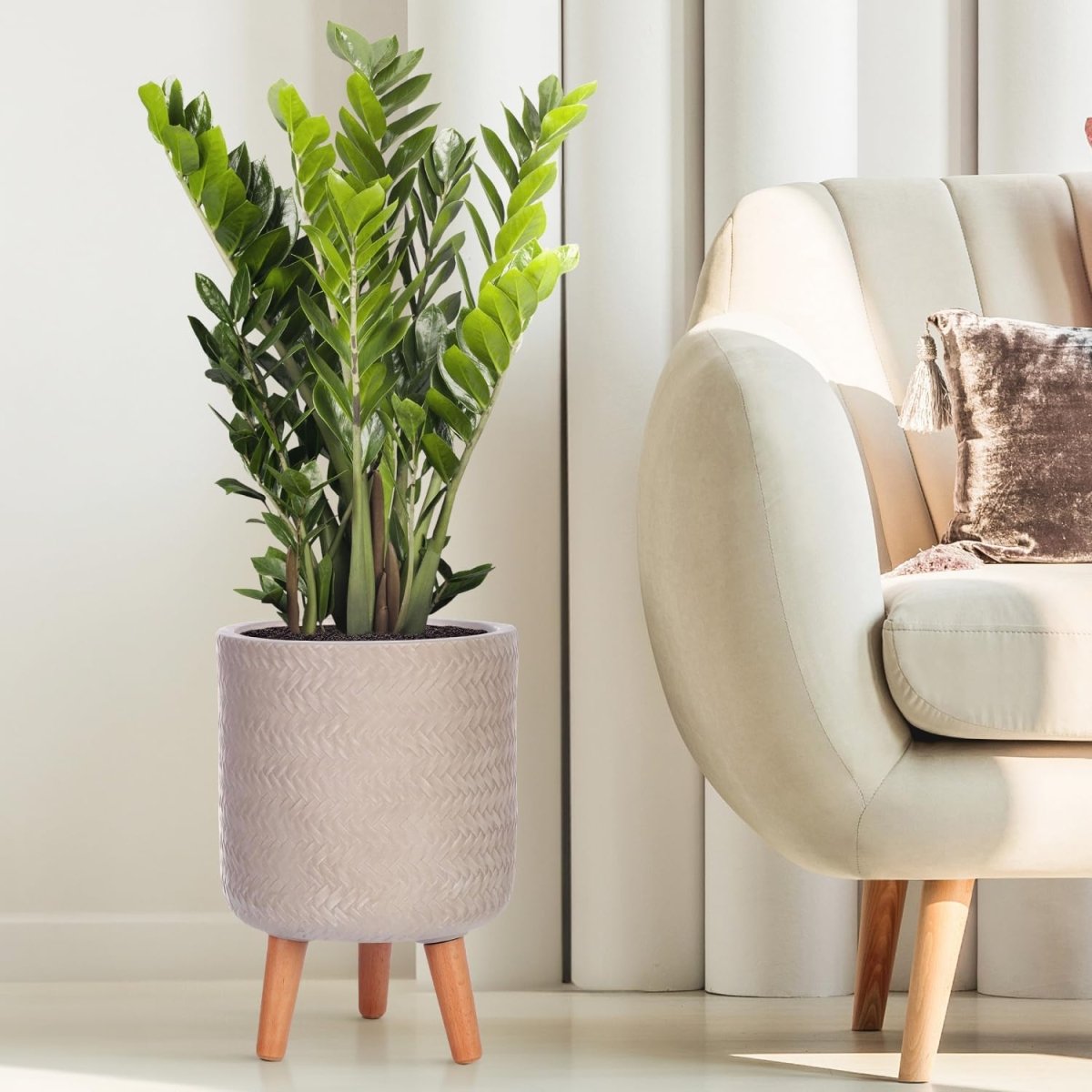 20cm Indoor Plant Pot with Legs Beige Modern Planter Cover 7L - Kwikley