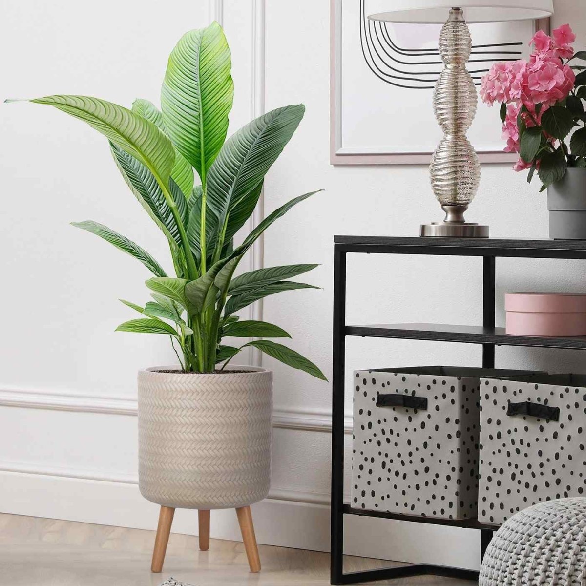 26cm Indoor Plant Pot with Legs Beige Modern Planter Cover 15L - Kwikley