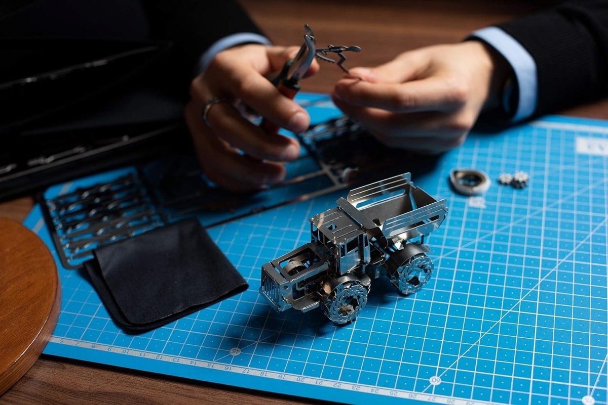 3D Metal Tractor Model Kit Wind Up Moving Mechanical Puzzle DIY Gift - Kwikley
