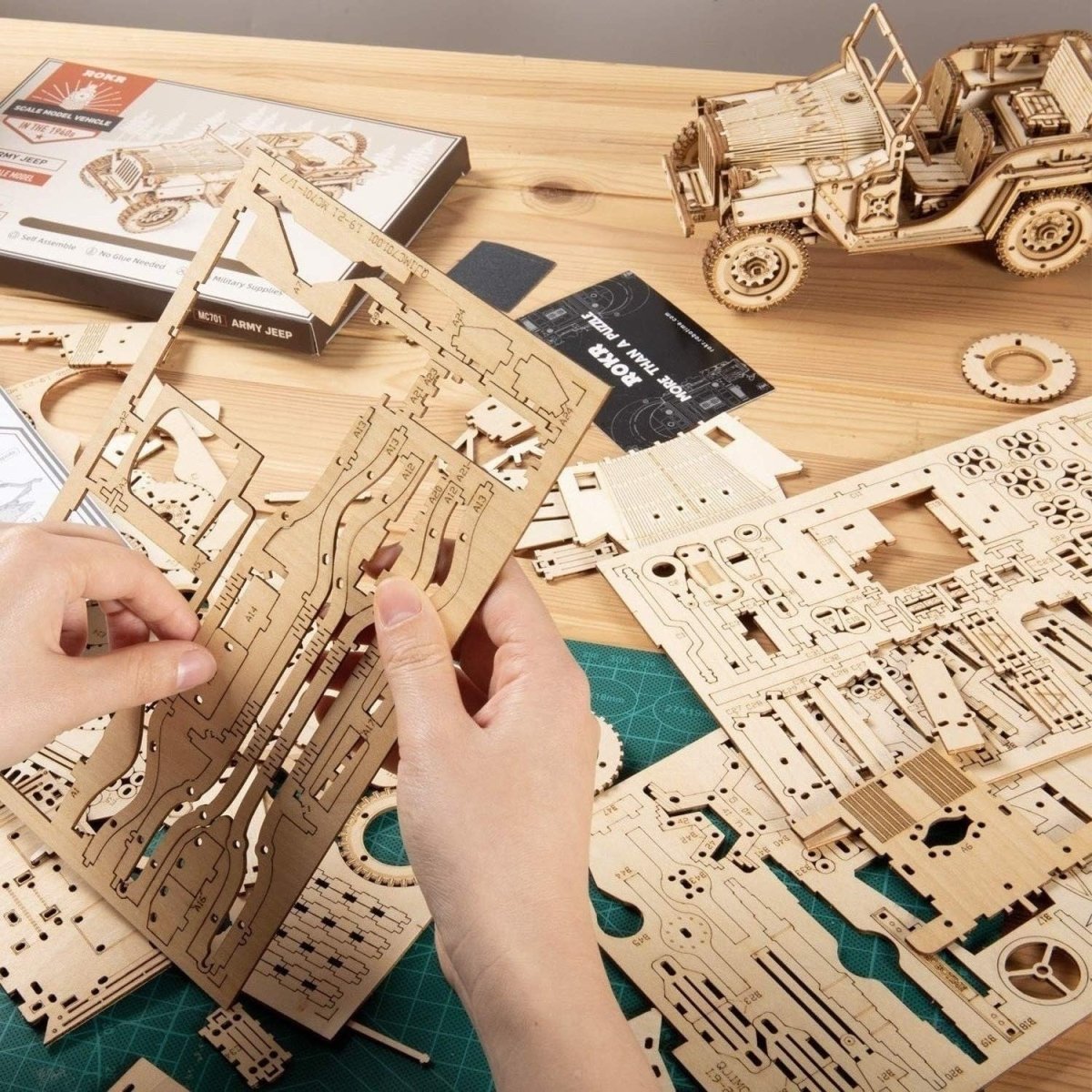 3D Wooden Army Jeep Model Kit 369 Piece DIY Vehicle Puzzle Gift - Kwikley