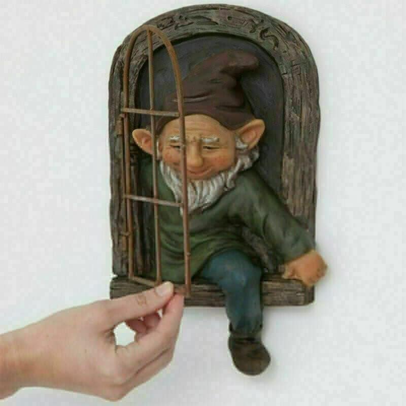 Tree Hugger Gnome Statue Hanging Resin Outdoor Garden Decor