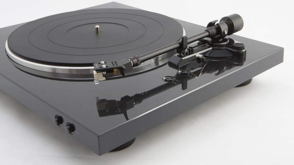 Automatic Turntable with Built-In Preamp, High-Mass Aluminium Platter, Black