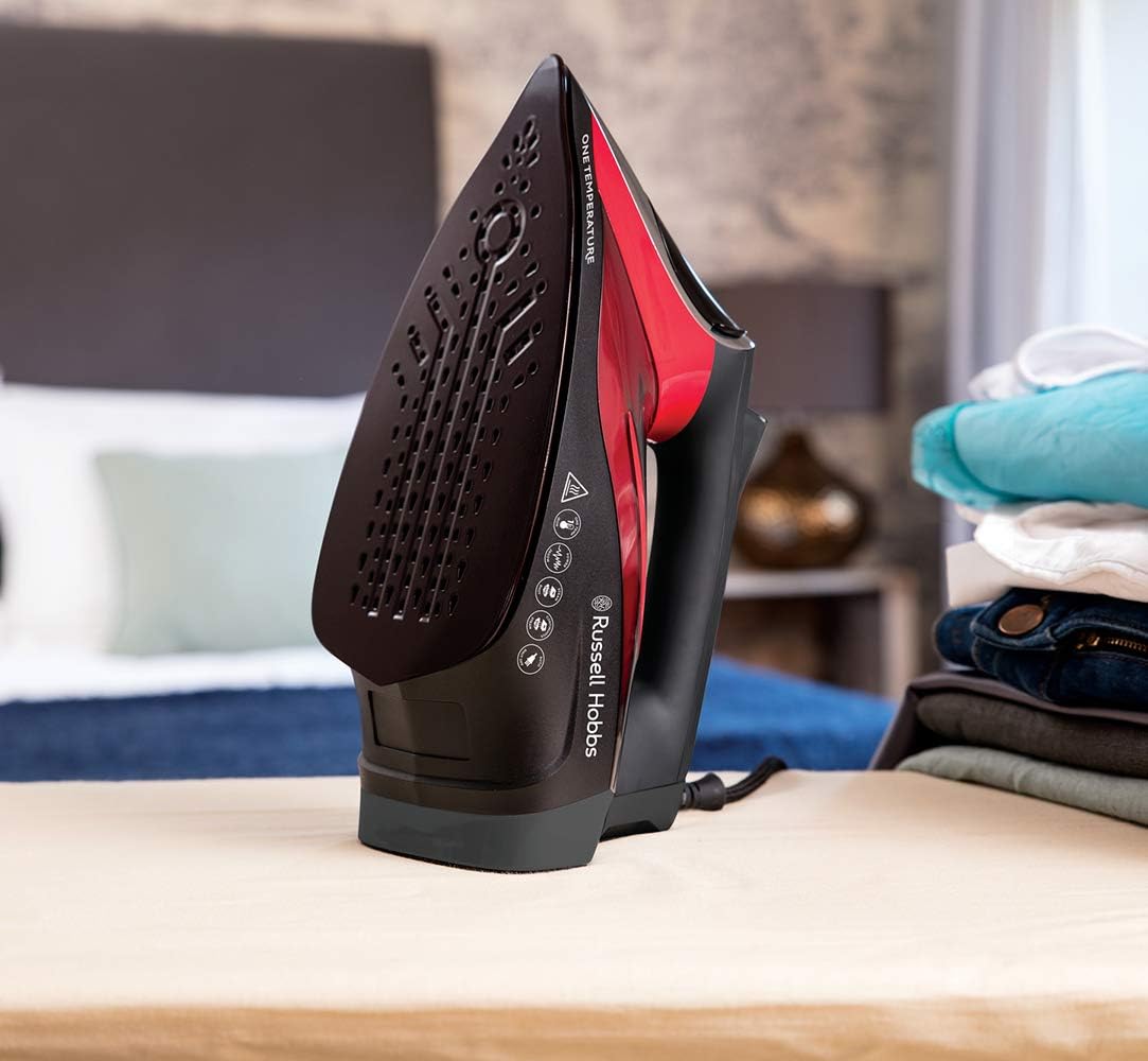 2600W Steam Iron One Temperature Ceramic Soleplate 210g Steam Boost