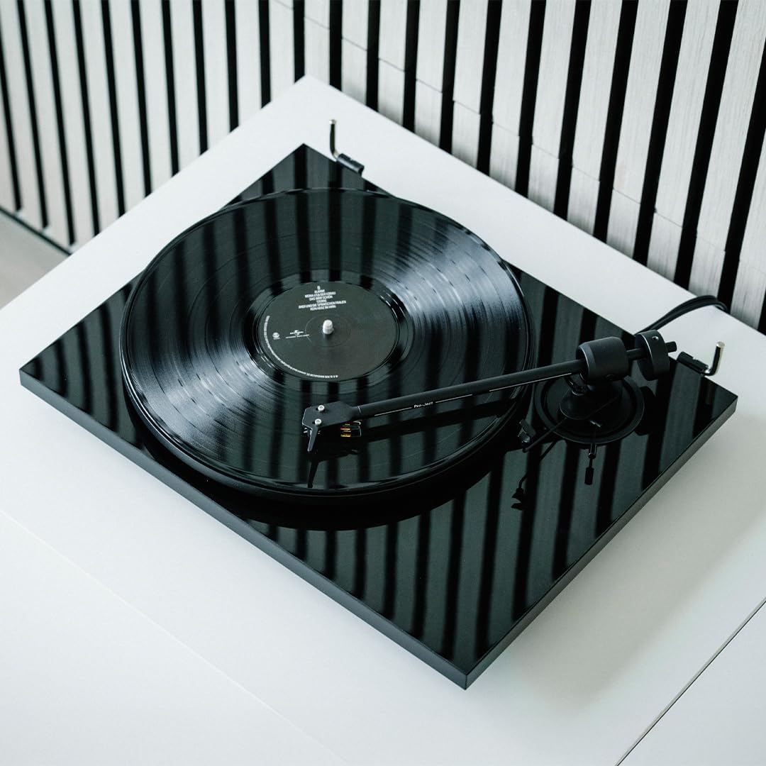 Entry-Level Vinyl Turntable with Carbon Tonearm & Pre-Set Cartridge