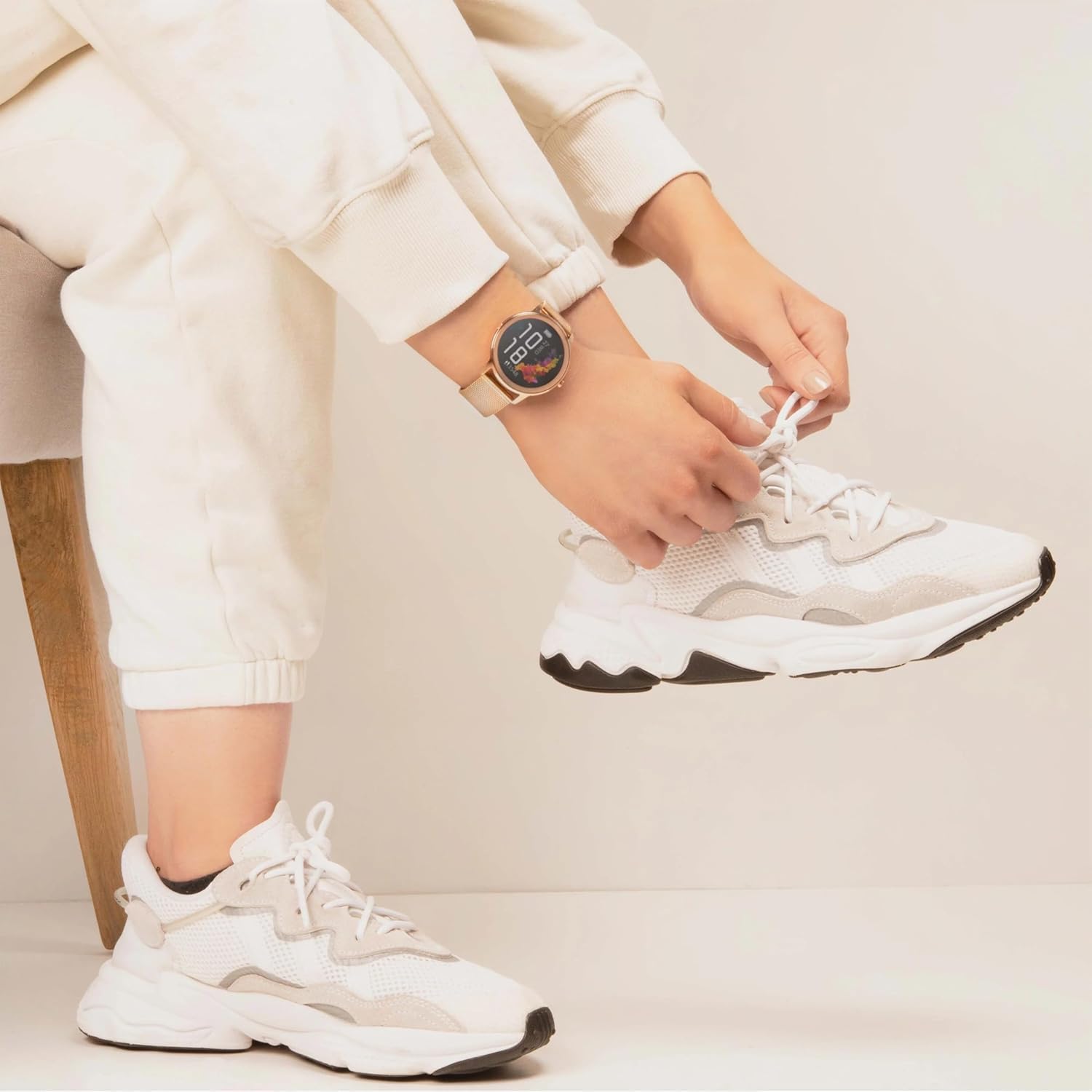 Womens 42mm Mesh Strap Smart Watch Silver