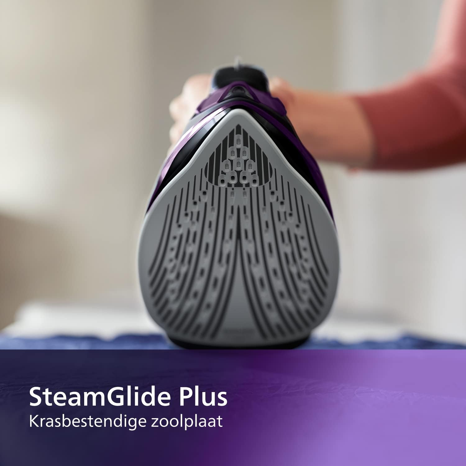 2400W Steam Iron 180g Steam Boost SteamGlide Soleplate Anti Drip