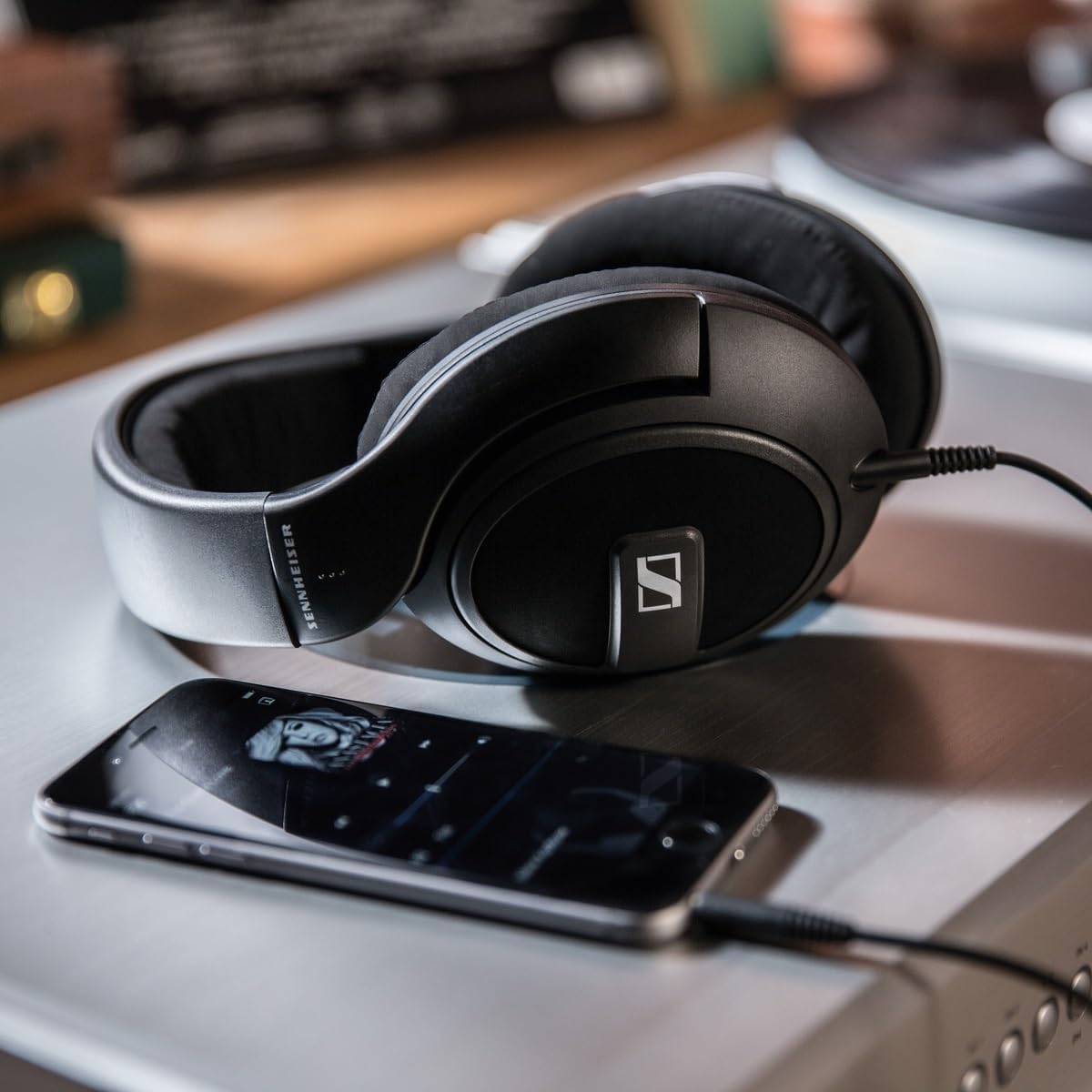 Closed Back Over Ear Headphones Studio Sound Detachable Cable