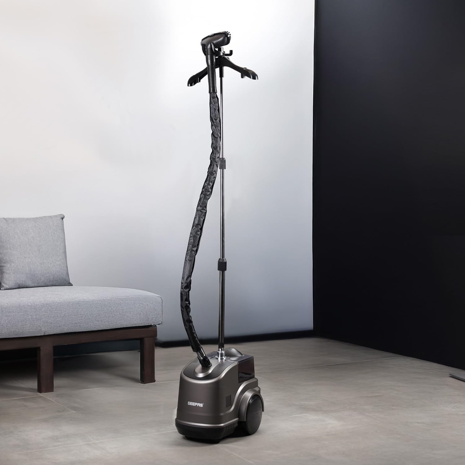 2000W Upright Garment Steamer 3L Tank 46g Steam Pro