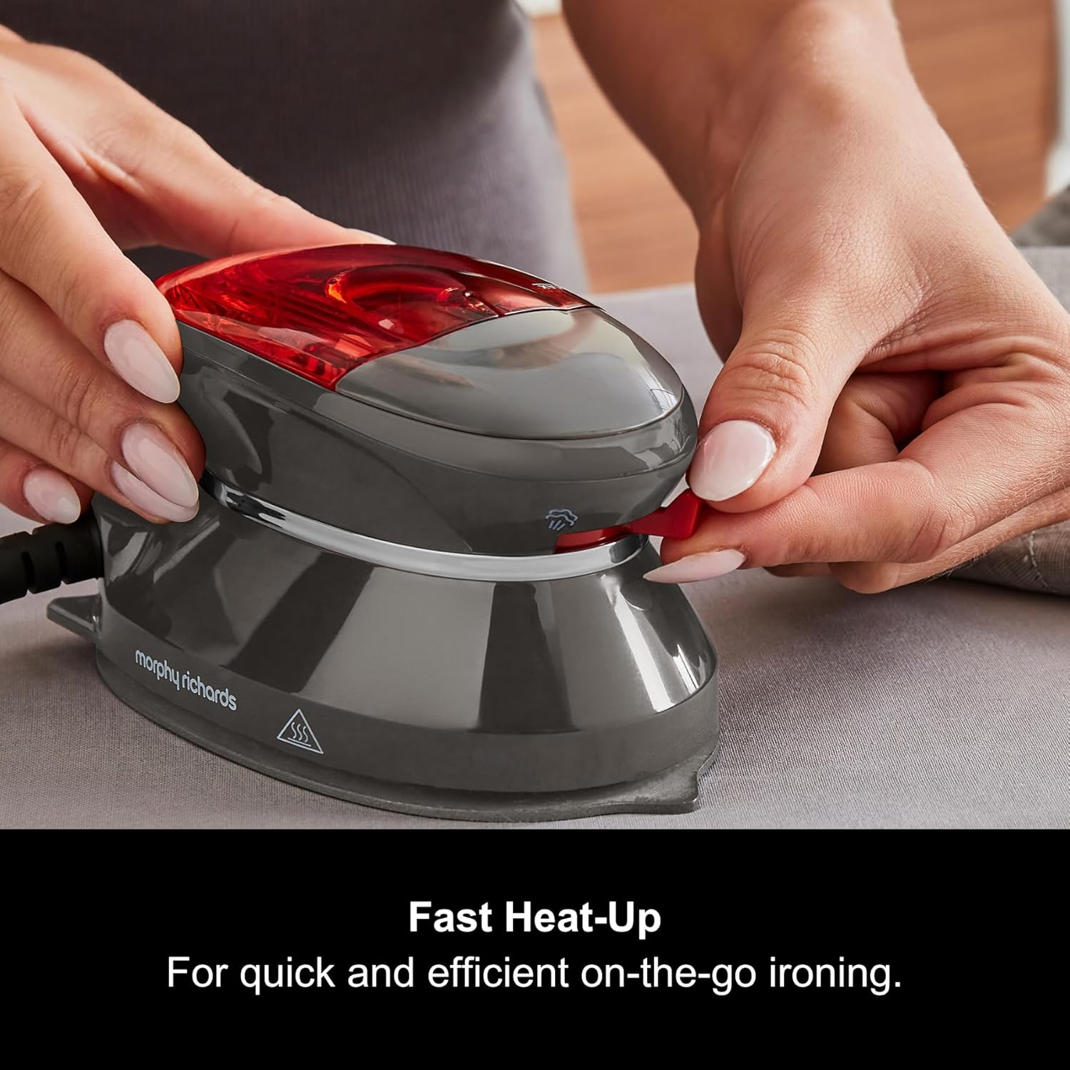 Travel Iron Compact 400W Portable Steam Iron Dual Voltage Fast Heat