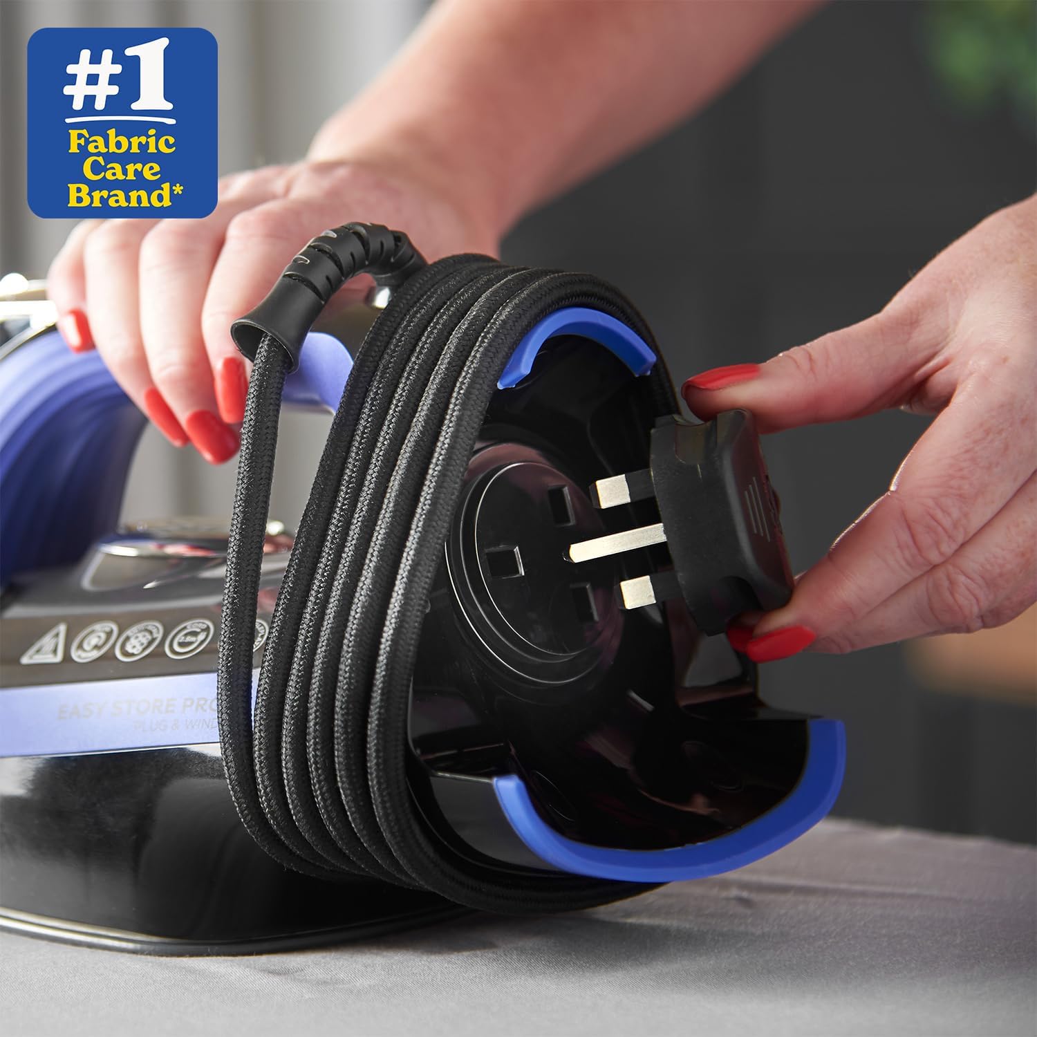 2400W Steam Iron 200g Steam Boost Ceramic Soleplate One Temp