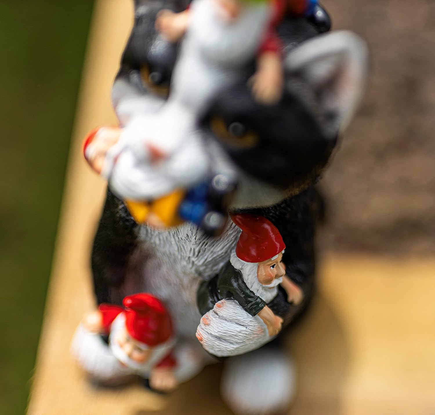 Funny Cat Eating Gnomes Statue Resin Garden Ornament Outdoor Decor
