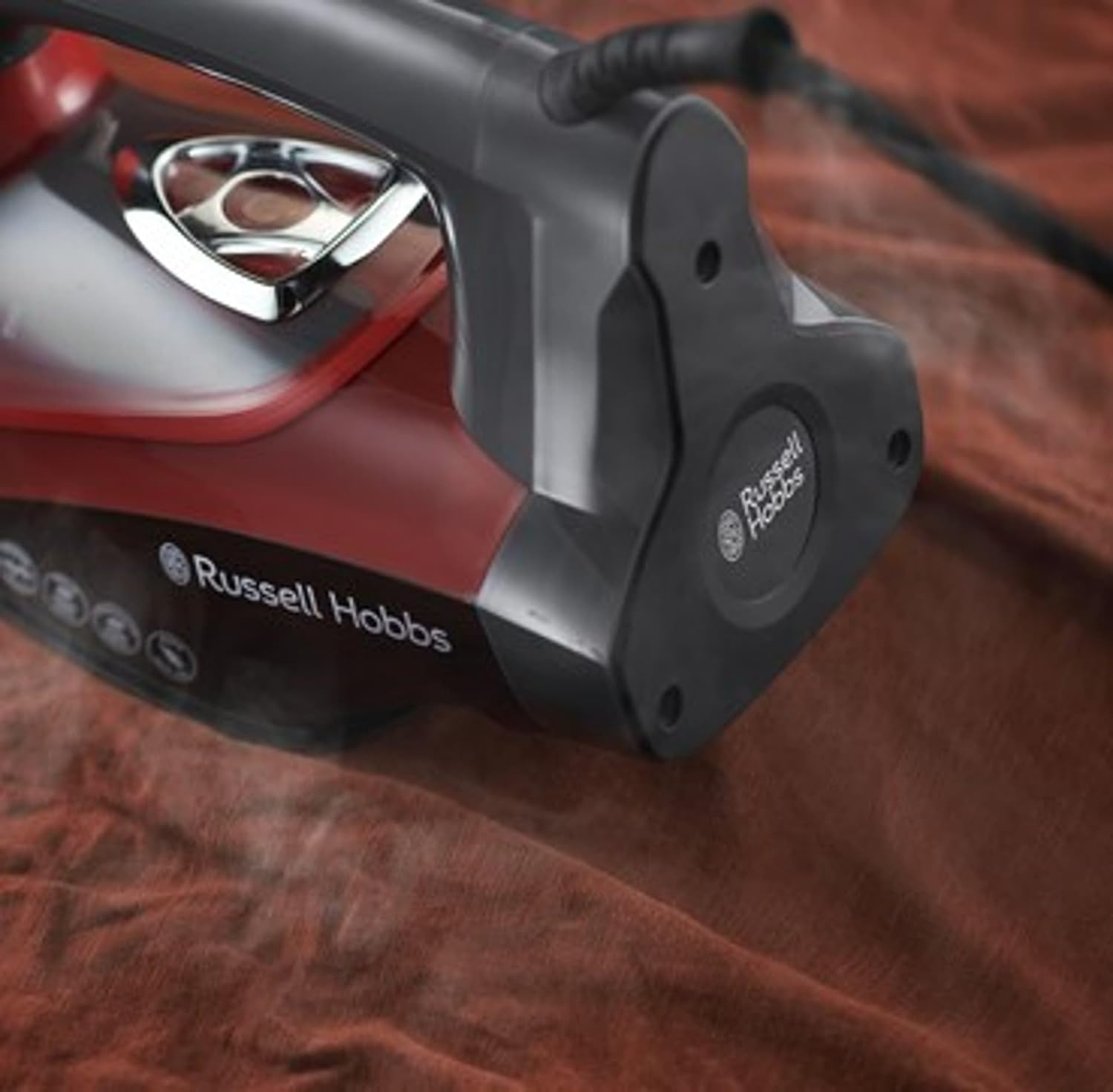 2600W Steam Iron One Temperature Ceramic Soleplate 210g Steam Boost