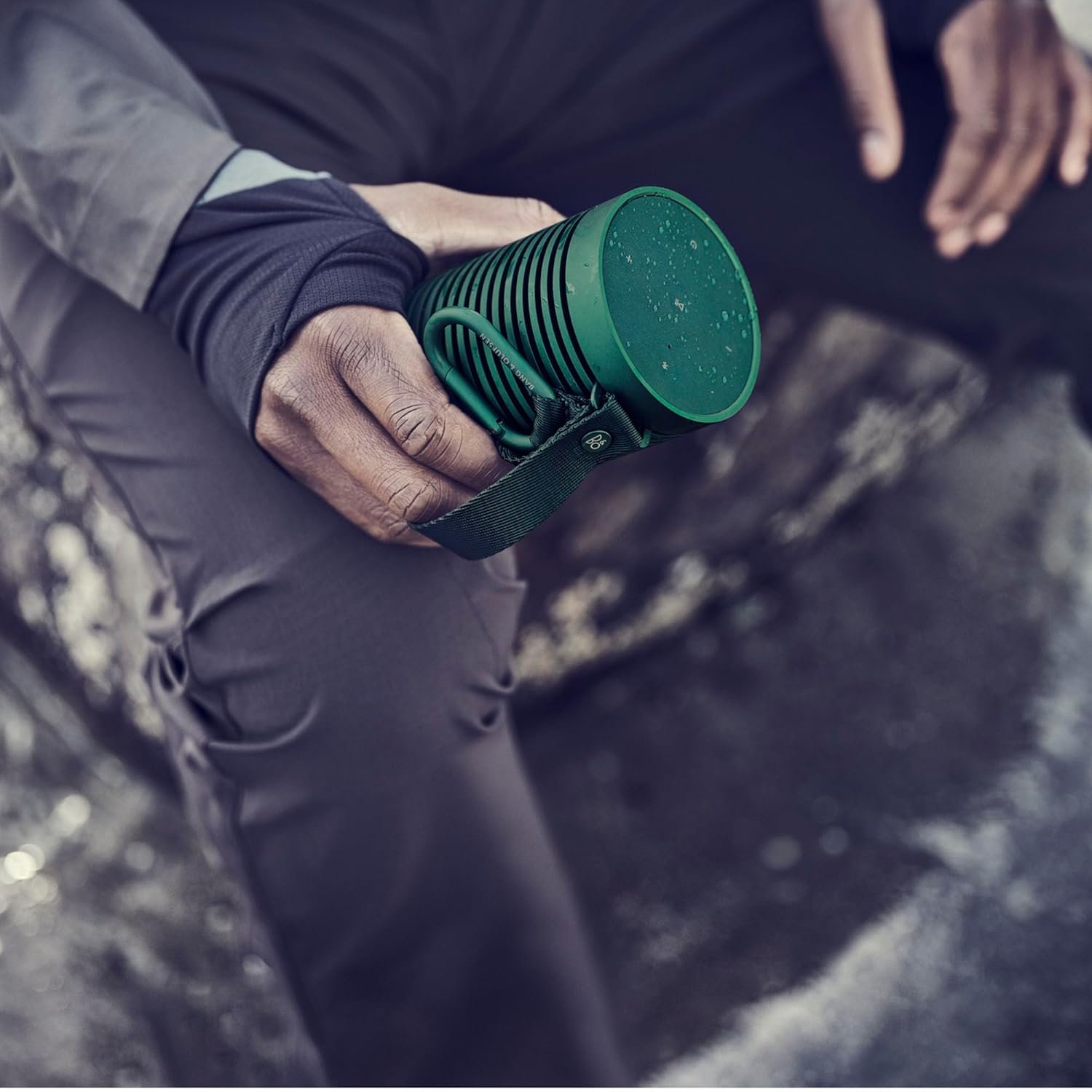 Portable Bluetooth Speaker 360° Sound IP67 Waterproof 27H Playtime