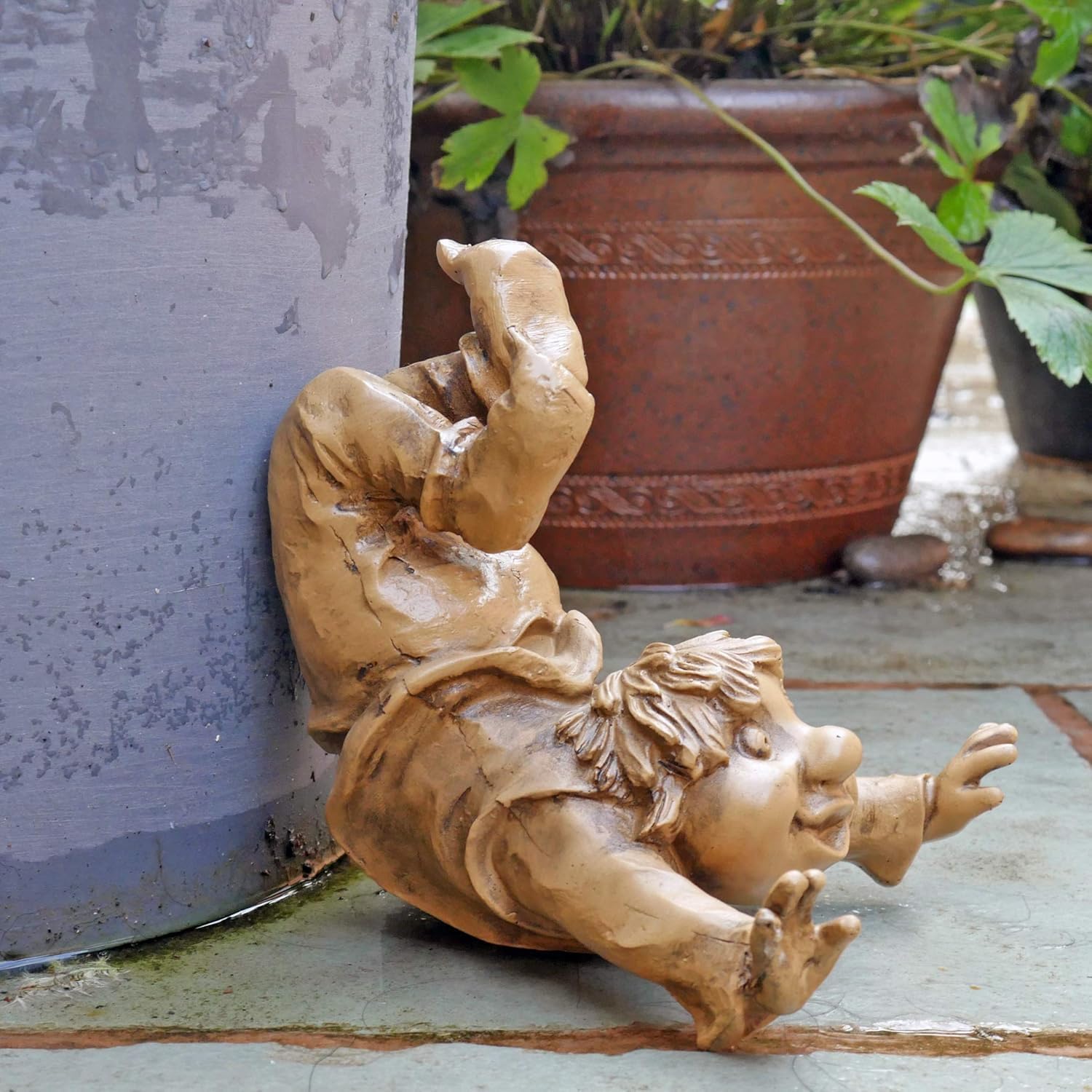 Hanging Garden Gnome Tree Hugger Ornament Resin Peeker Elf Decor