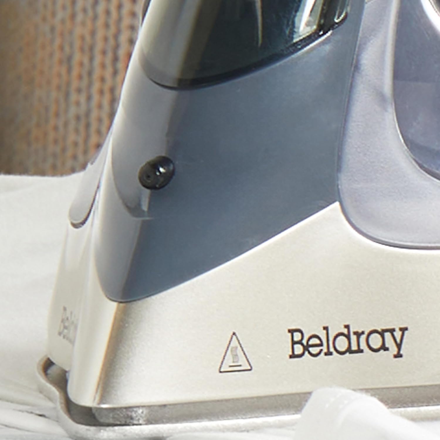 3200W Steam Iron 200g Steam Boost Ceramic Soleplate 320ml Tank