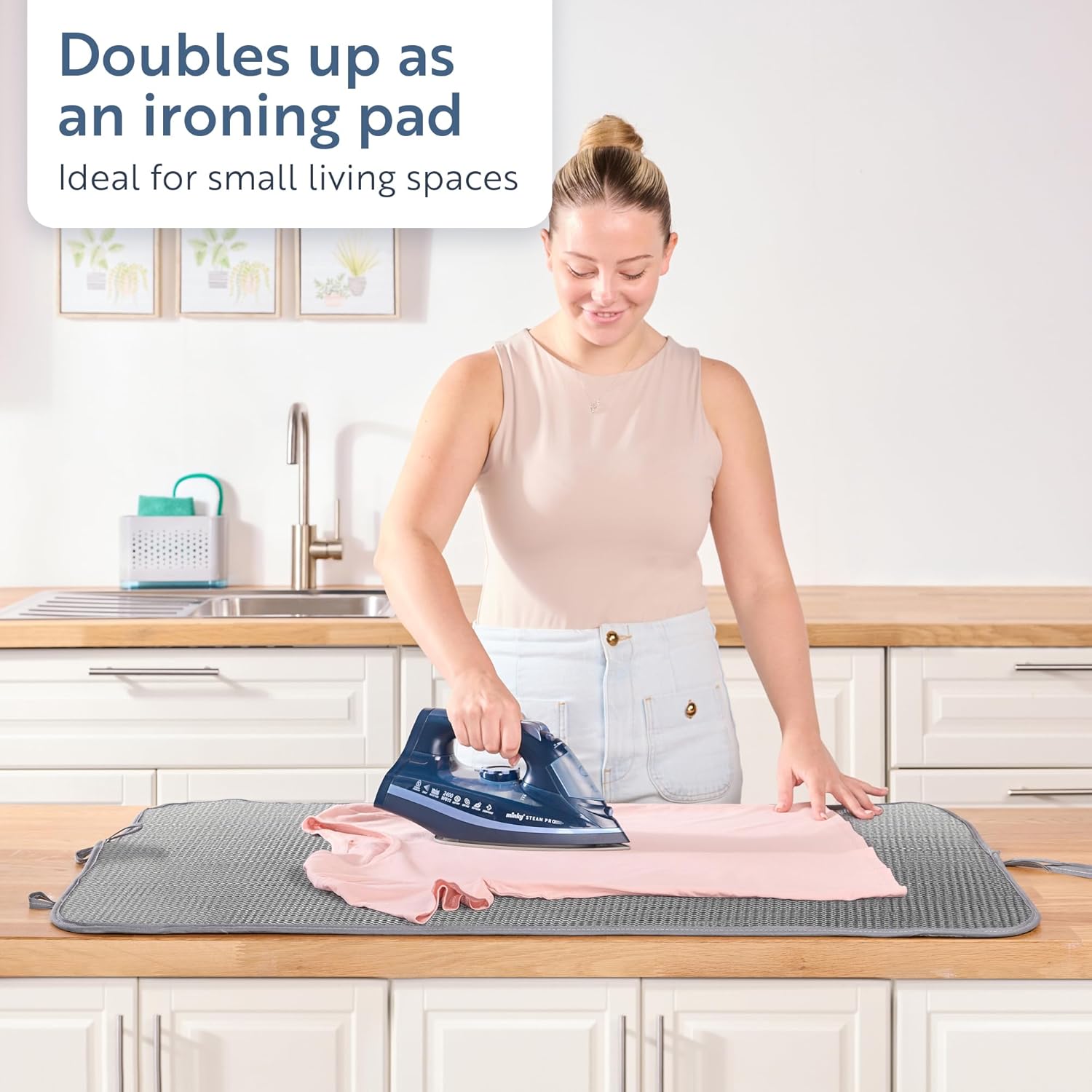 Handheld Garment Steamer with Hanging Steam Pad Fast Heat