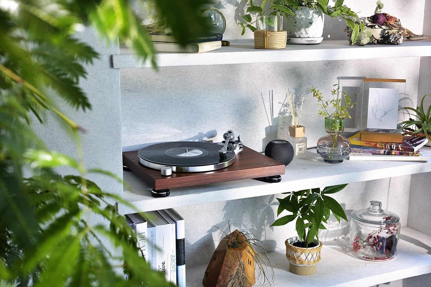 Manual Belt-Drive Turntable 33/45 RPM with Bluetooth & Rosewood Finish