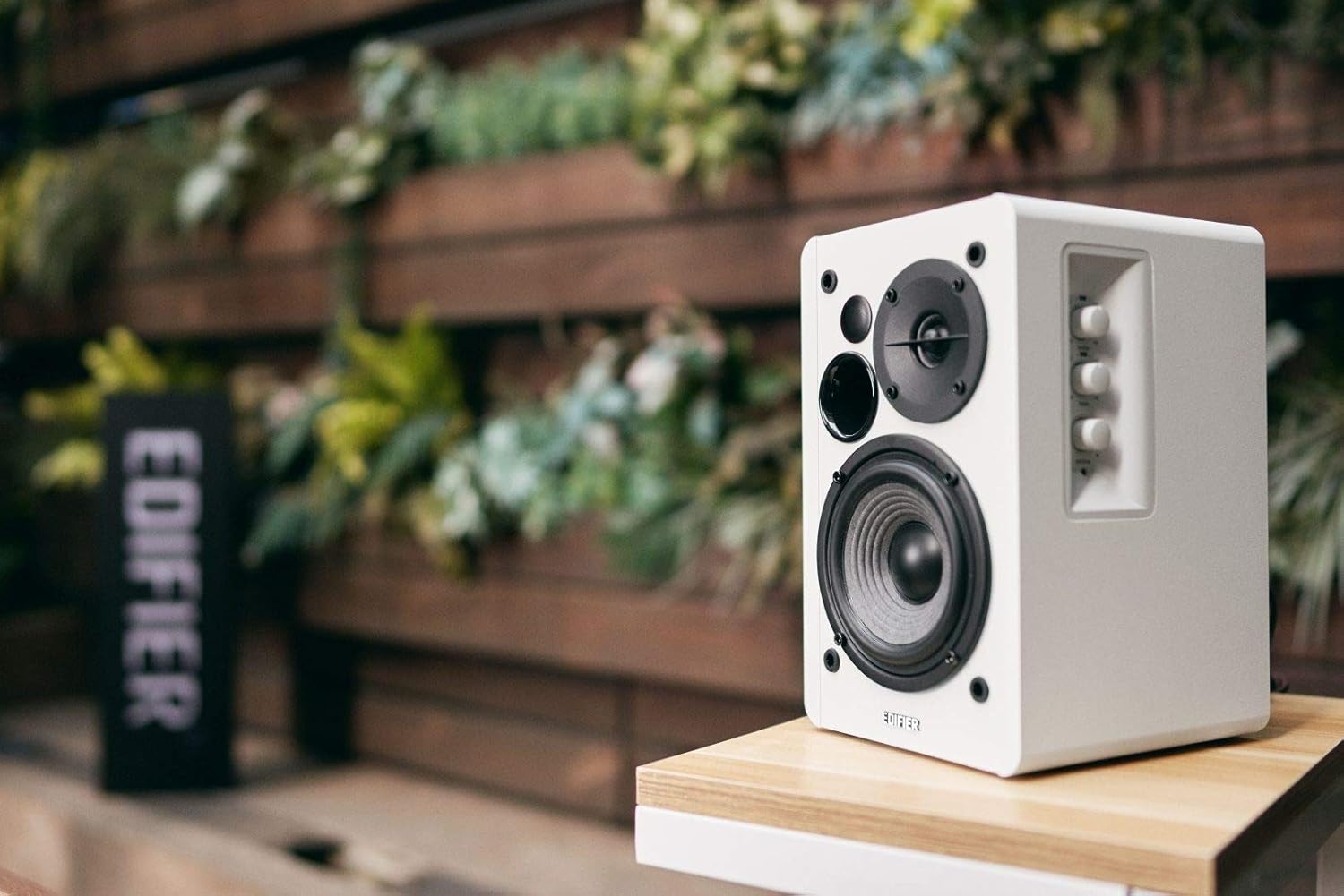 Active Bookshelf Speakers 42W Stereo Dual RCA Wood Cabinet White