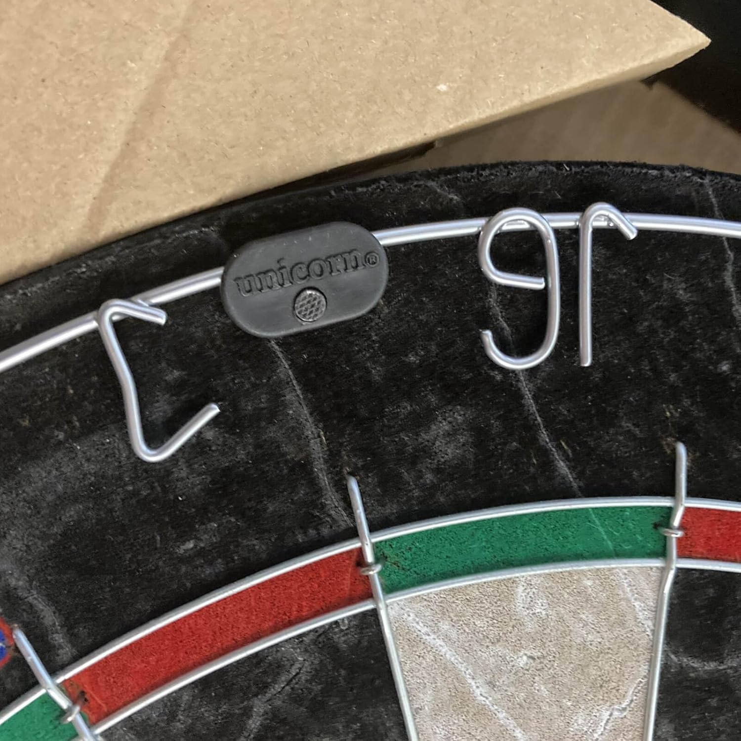18in Professional Bristle Dartboard Staple Free Bullseye Slim Wire