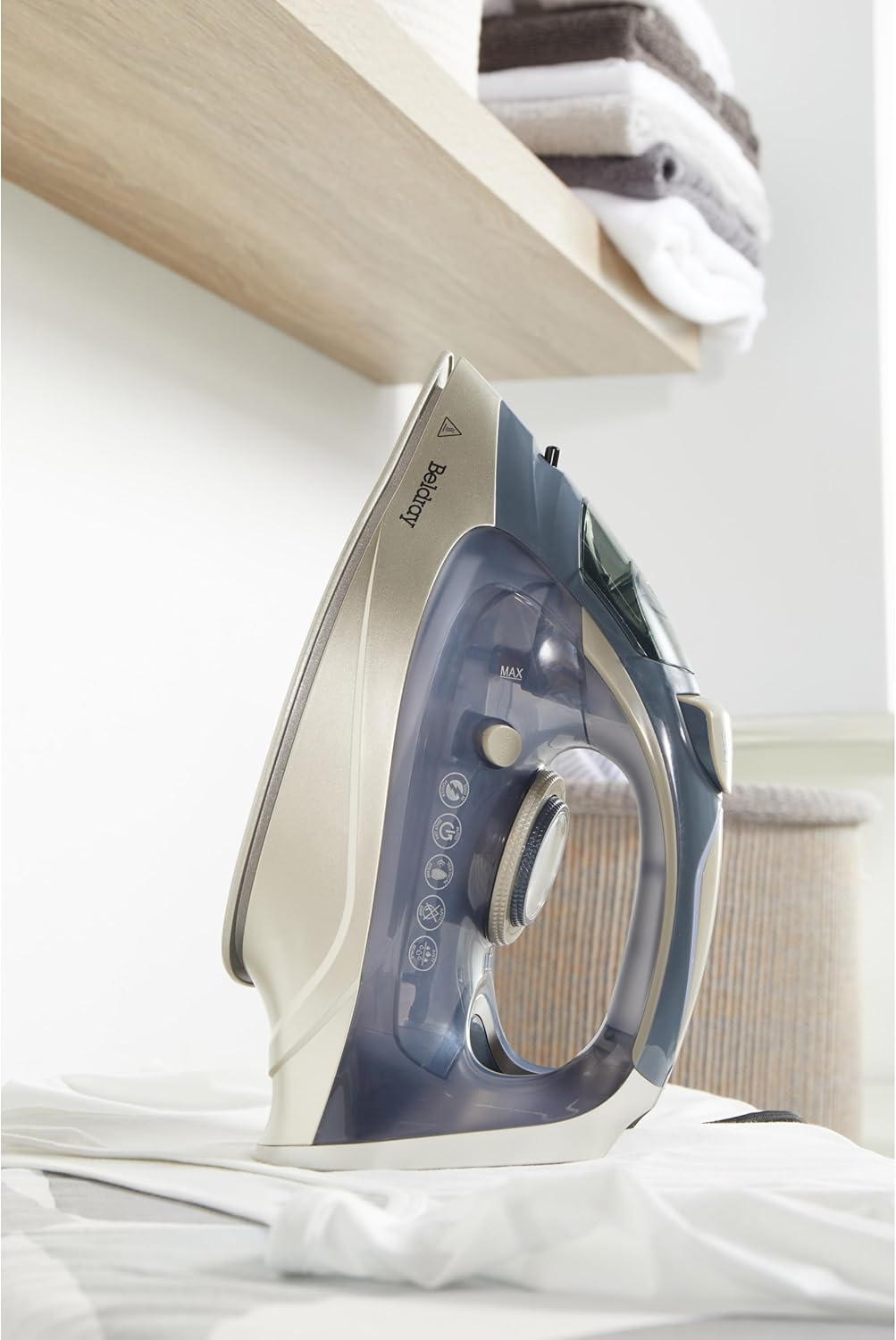 3200W Steam Iron 200g Steam Boost Ceramic Soleplate 320ml Tank