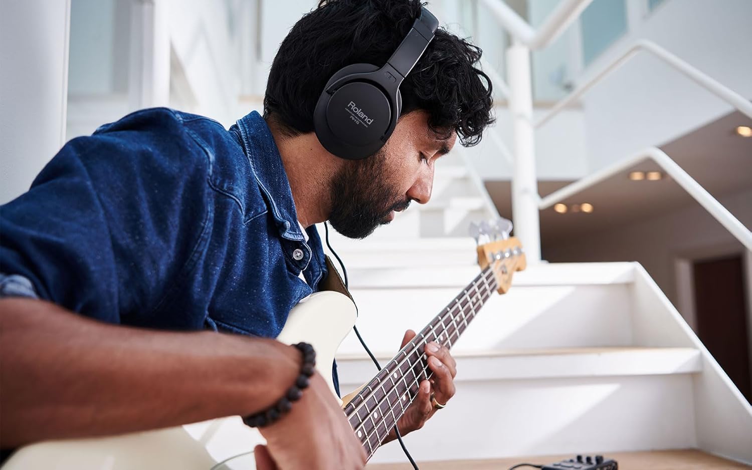 Wired Over Ear Monitor Headphones 40mm Drivers Studio Audio
